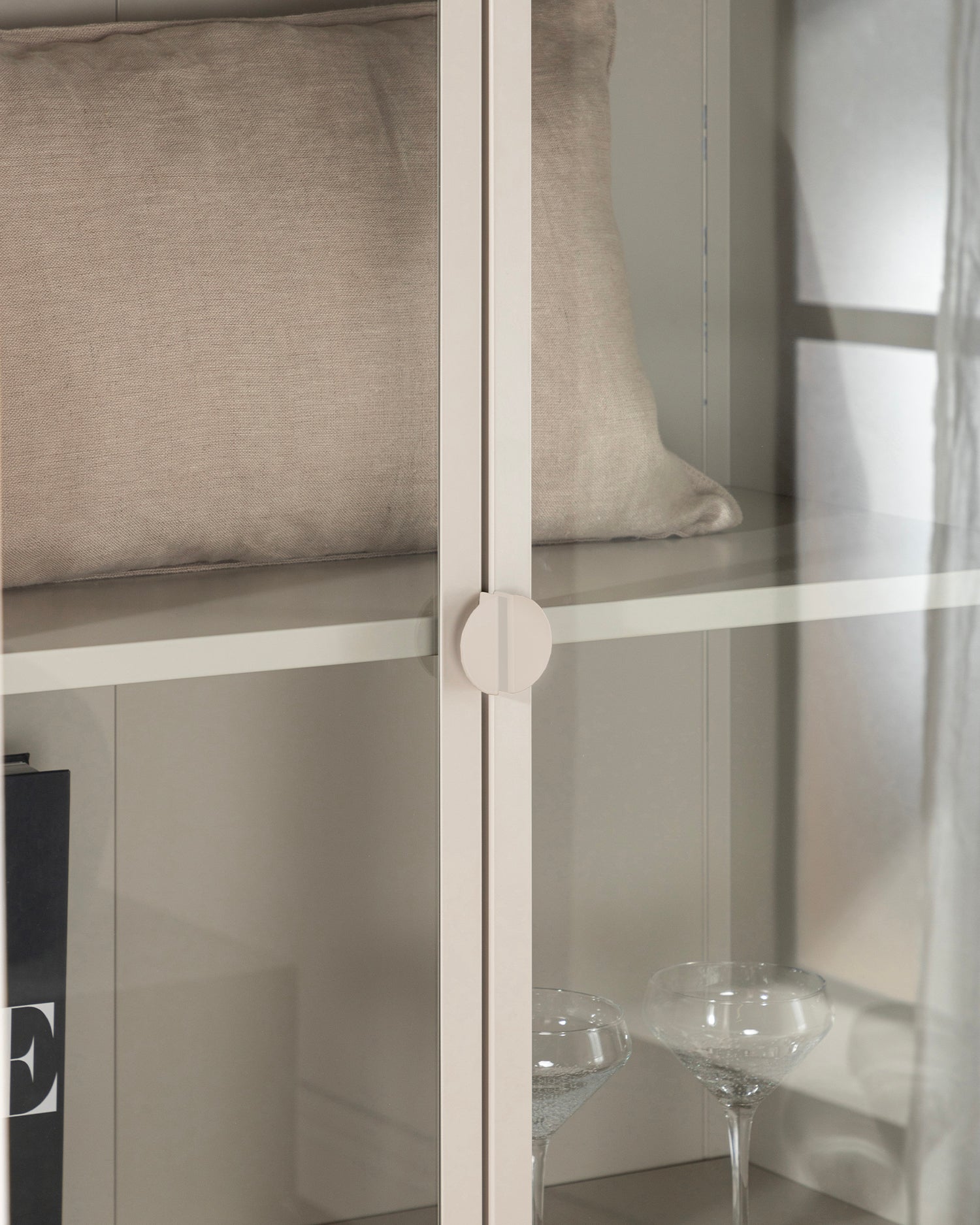 Vetrina in acciaio e vetro Piring