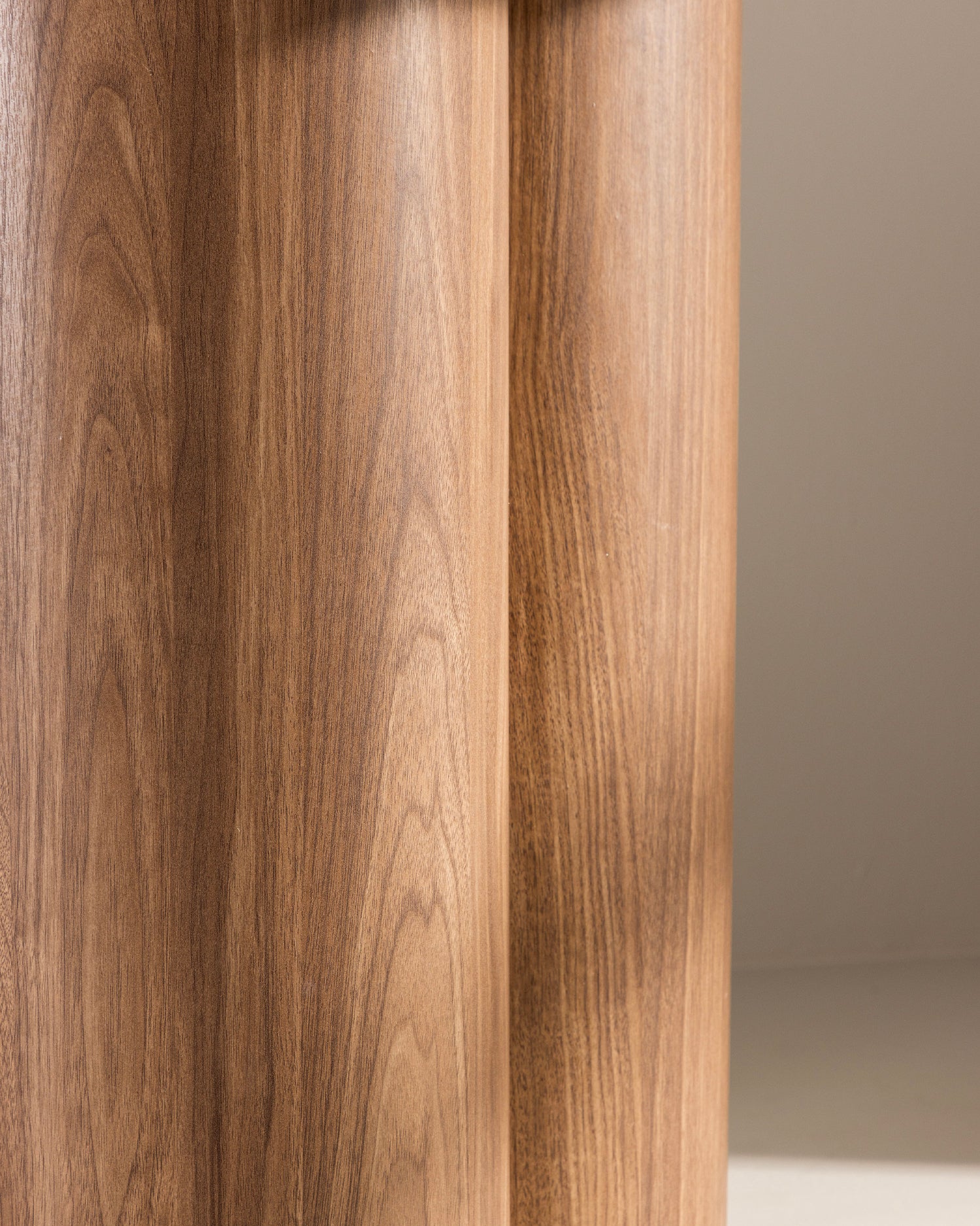 Tavolo da pranzo rotondo in legno Olivia