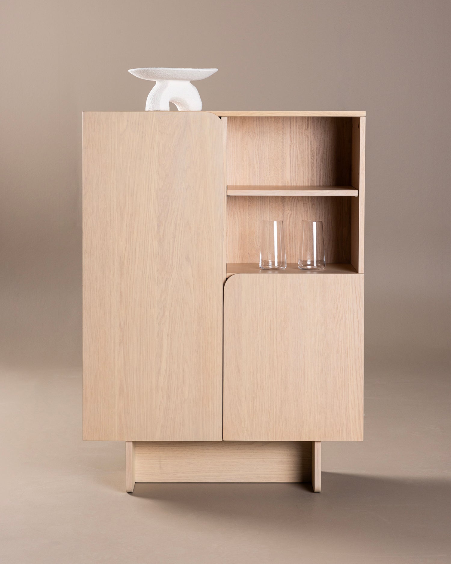 Credenza in legno Tyresö