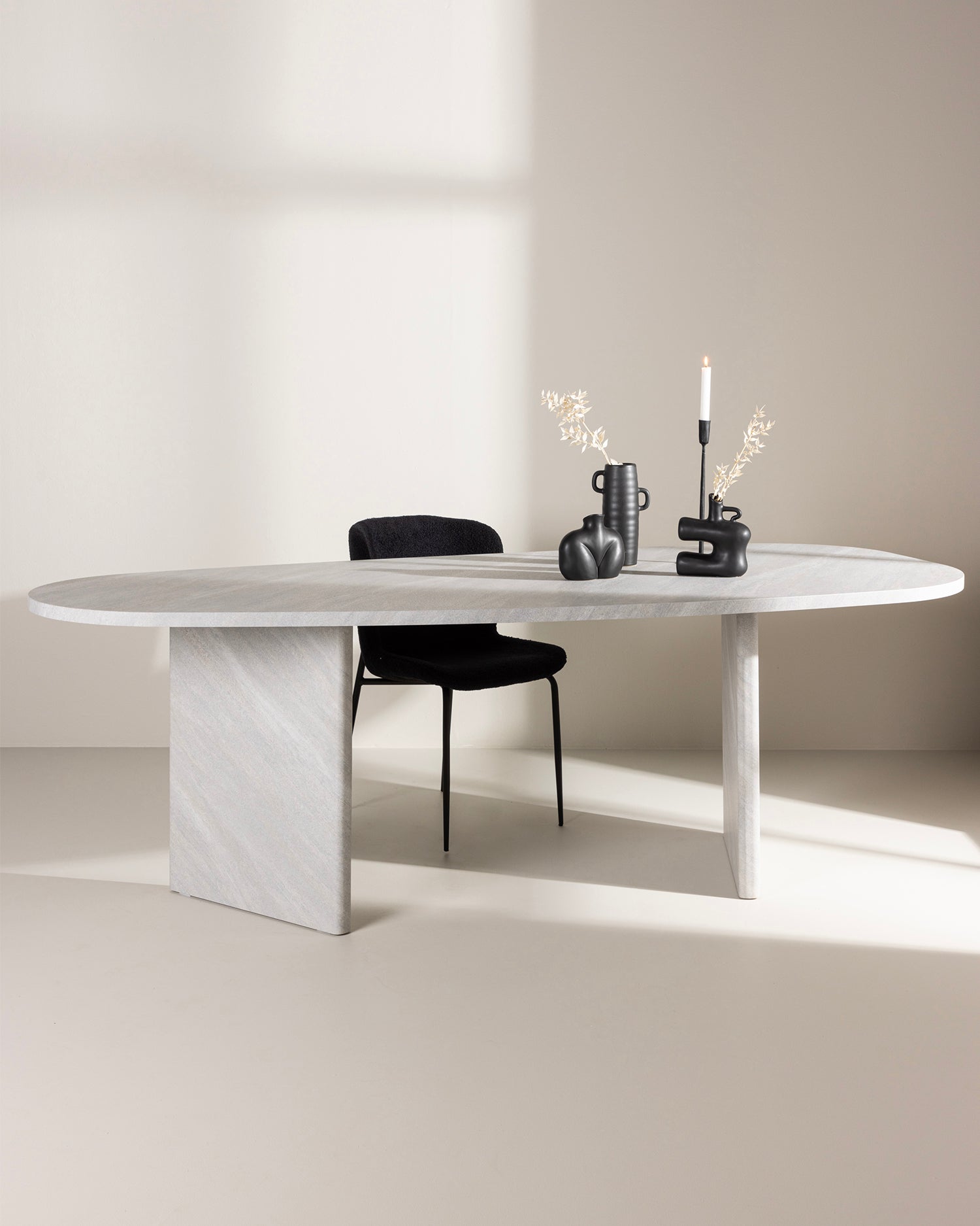 Tavolo da pranzo ovale effetto pietra Grönvik