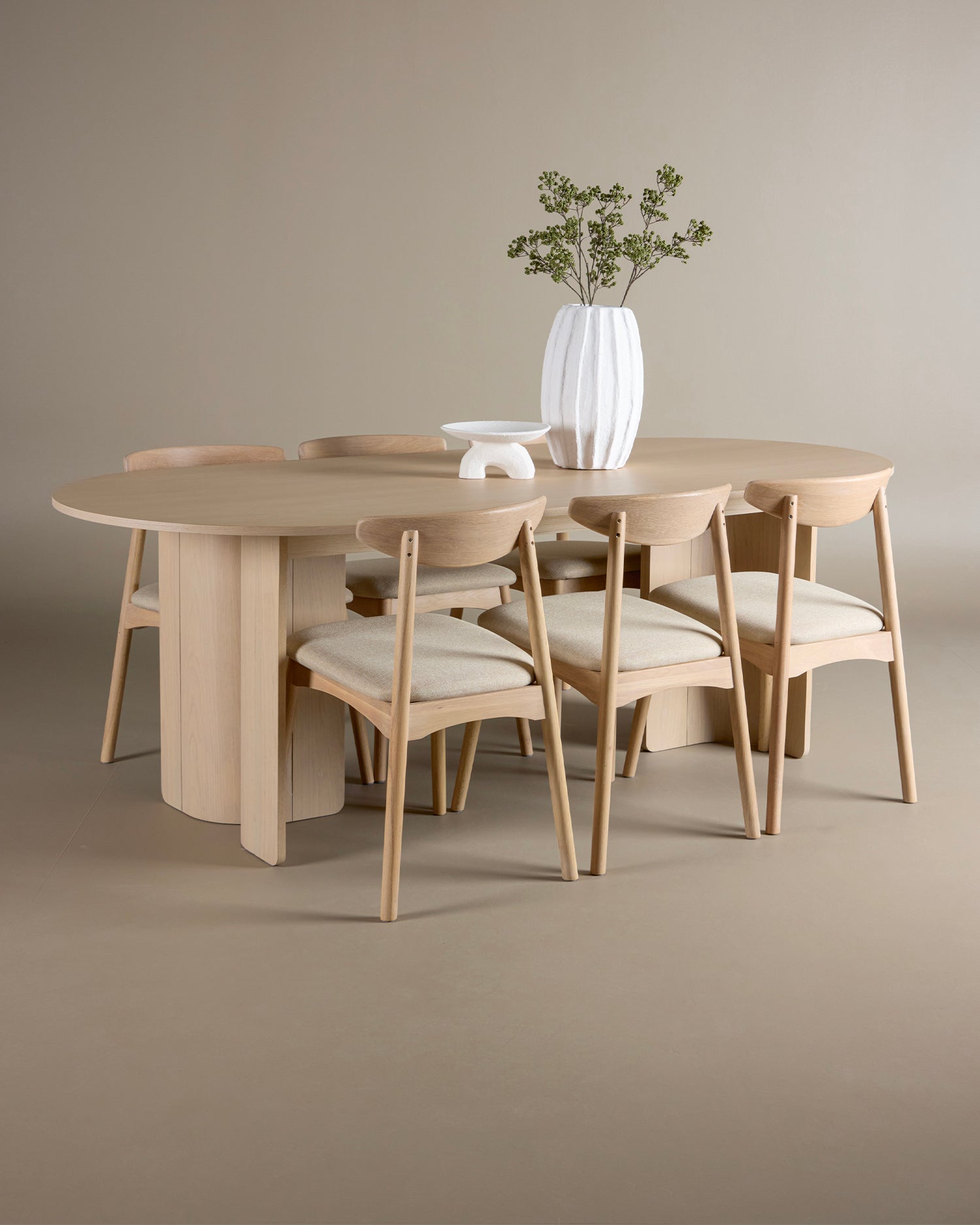 Tavolo da pranzo ovale in legno Tyresö