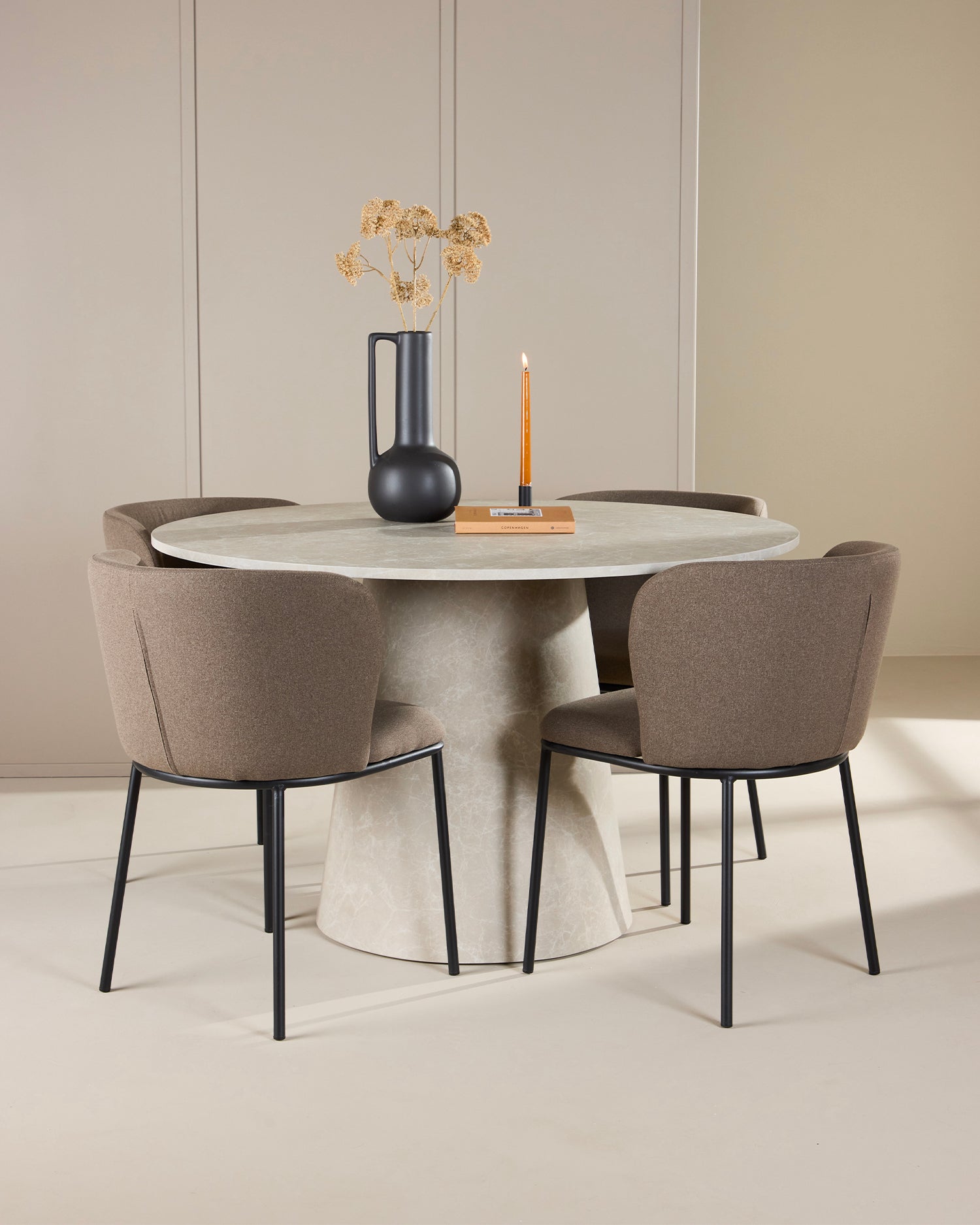 Tavolo da pranzo rotondo effetto pietra Lanzo