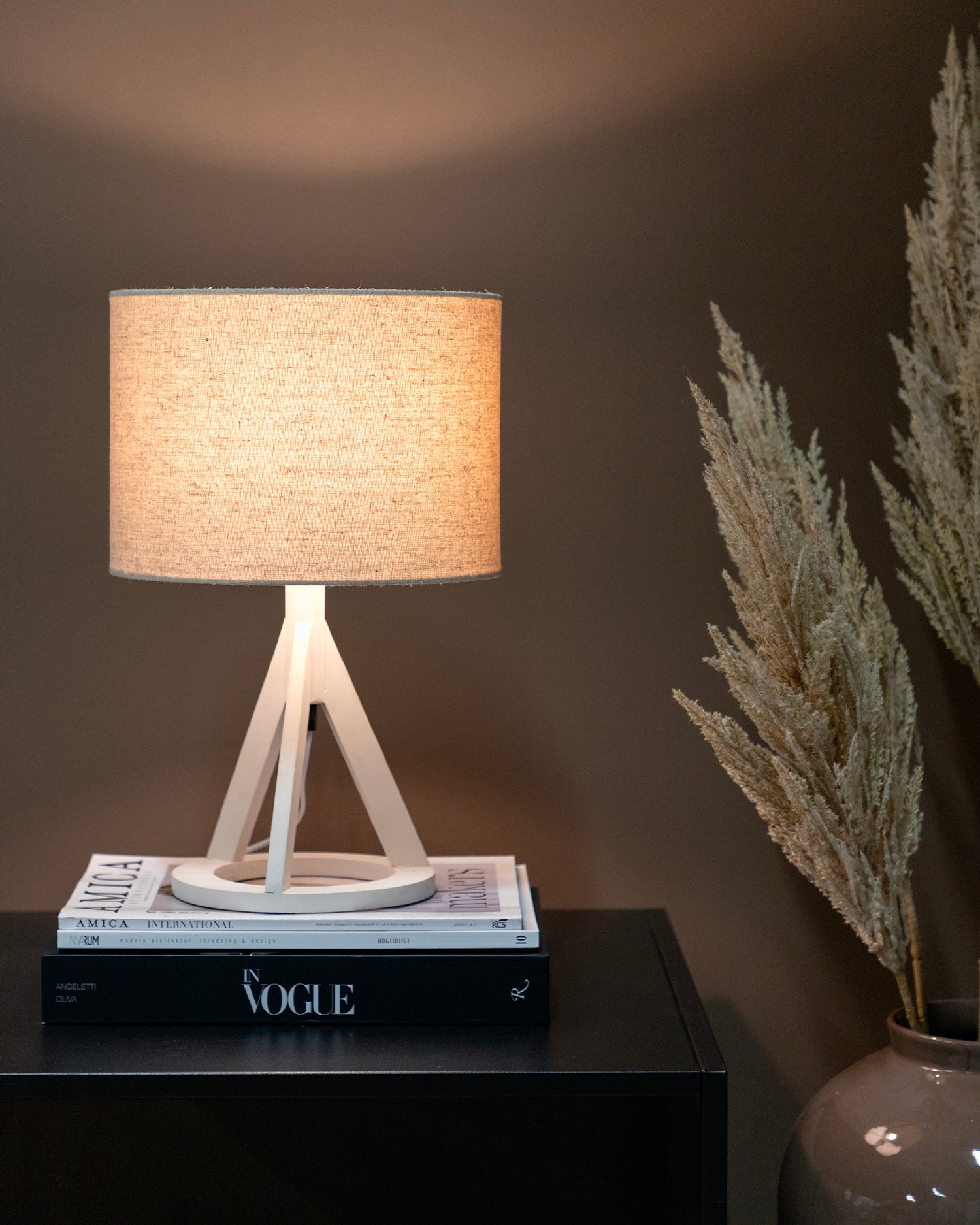 Lampada da tavolo con paralume in lino Kona