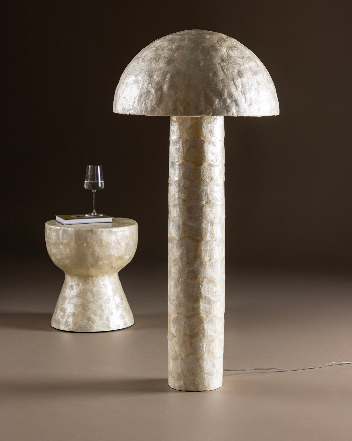 Lampada da terra in madreperla Lindön