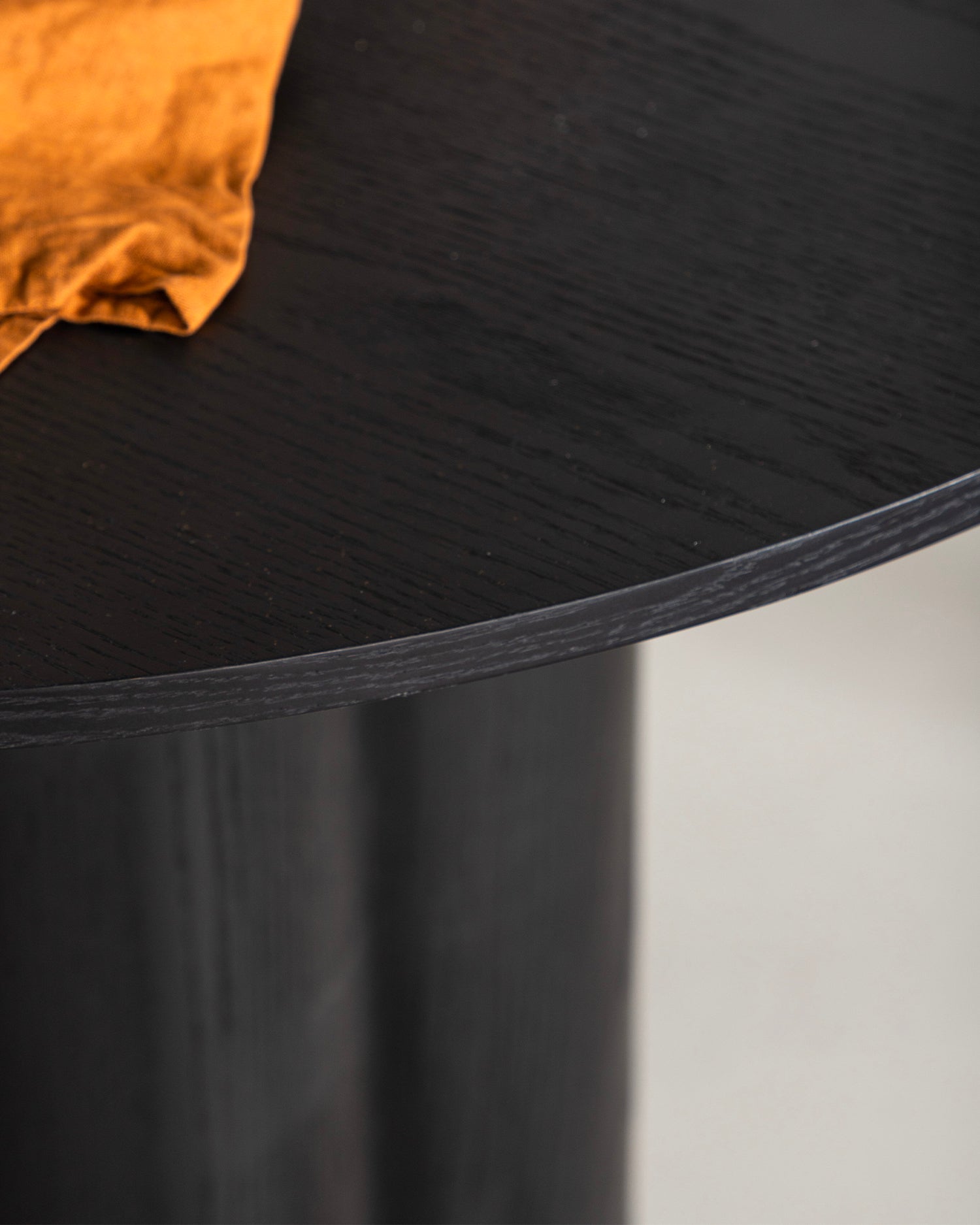 Tavolo da pranzo rotondo in legno Olivia