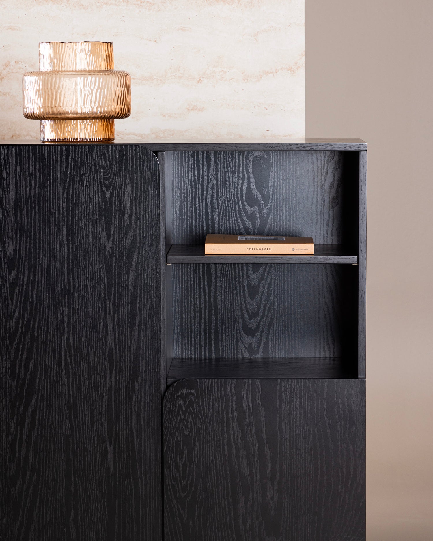 Credenza in legno Tyresö