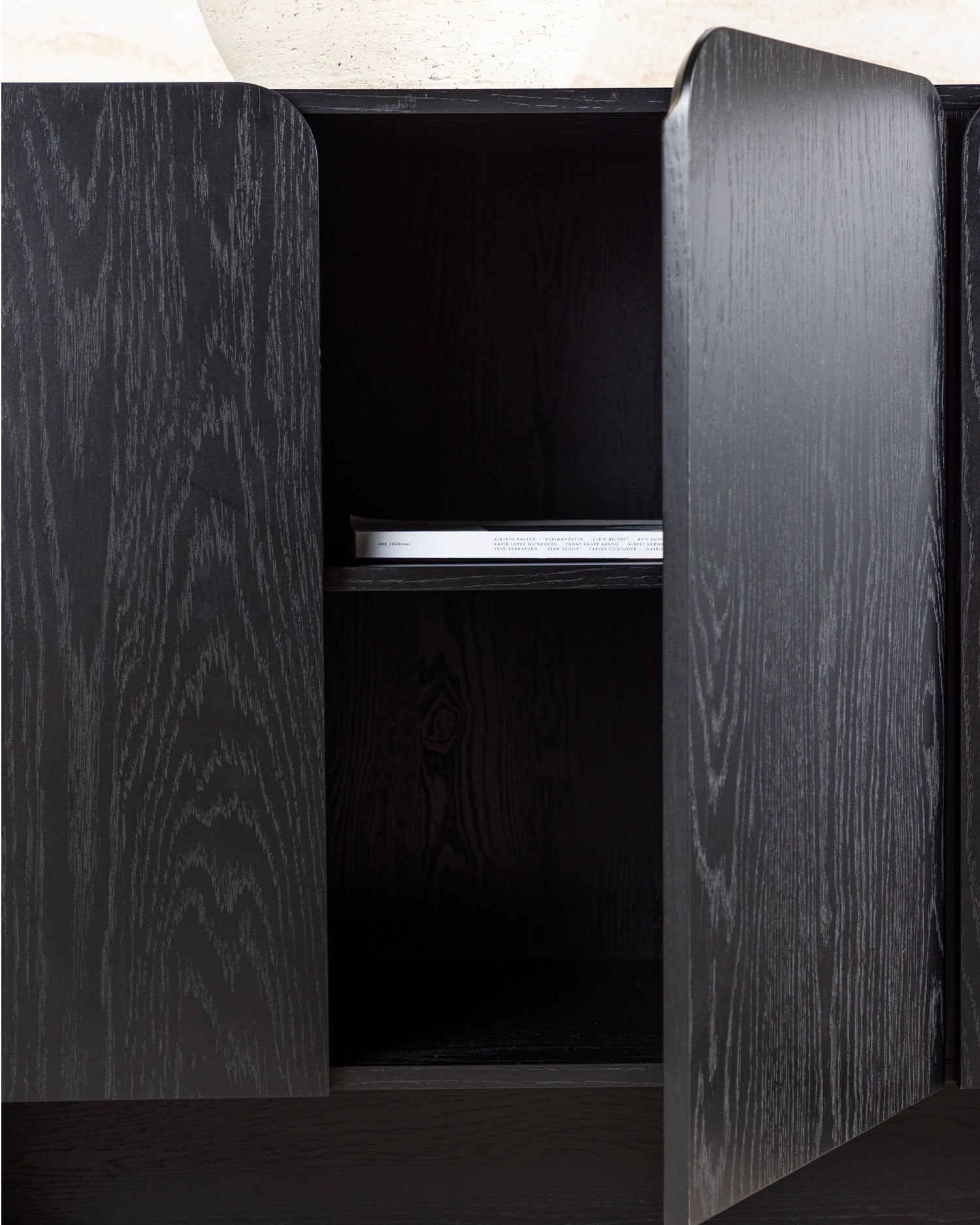 Credenza in legno Tyresö