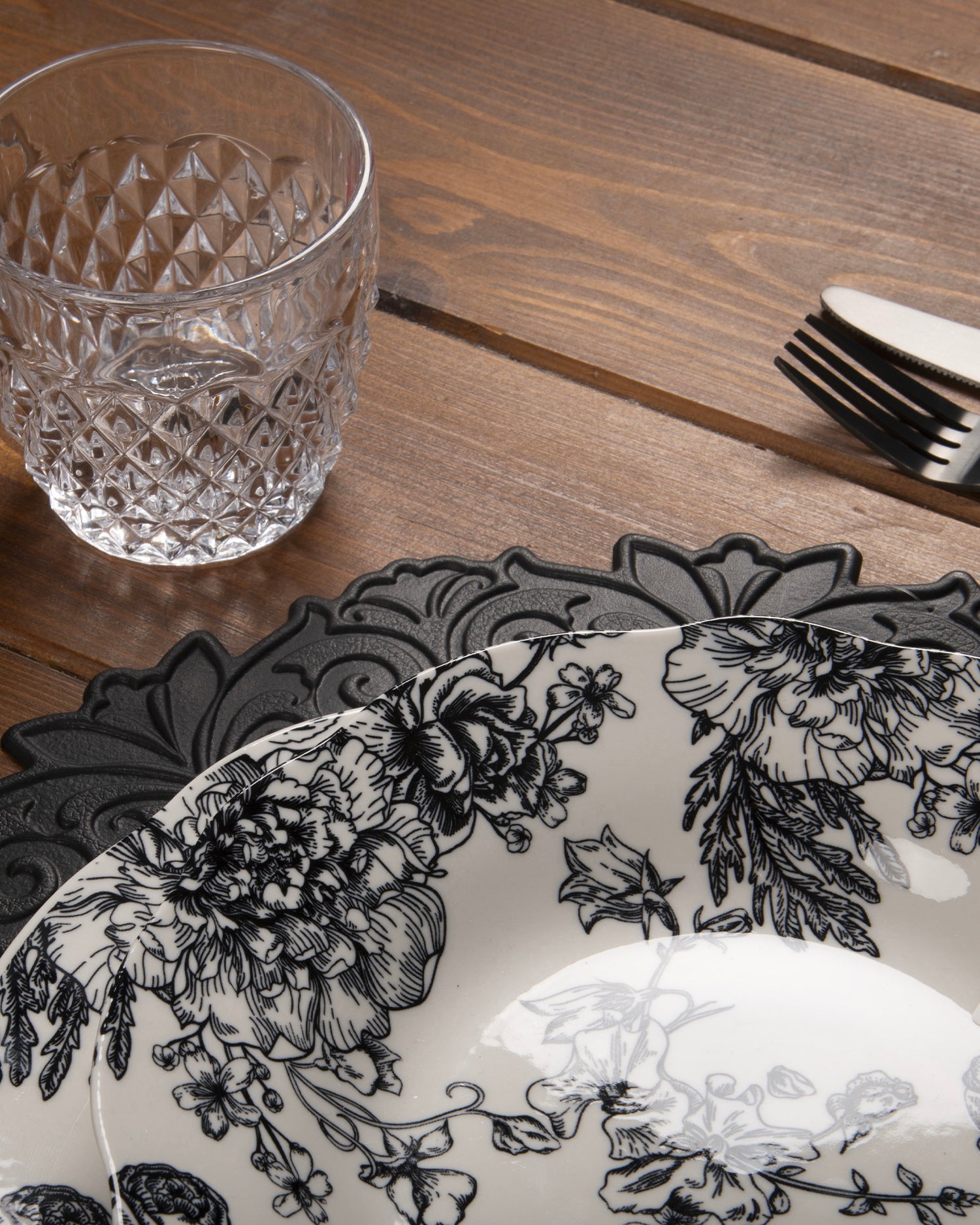 Servizio piatti in porcellana Madame Black, 6 persone