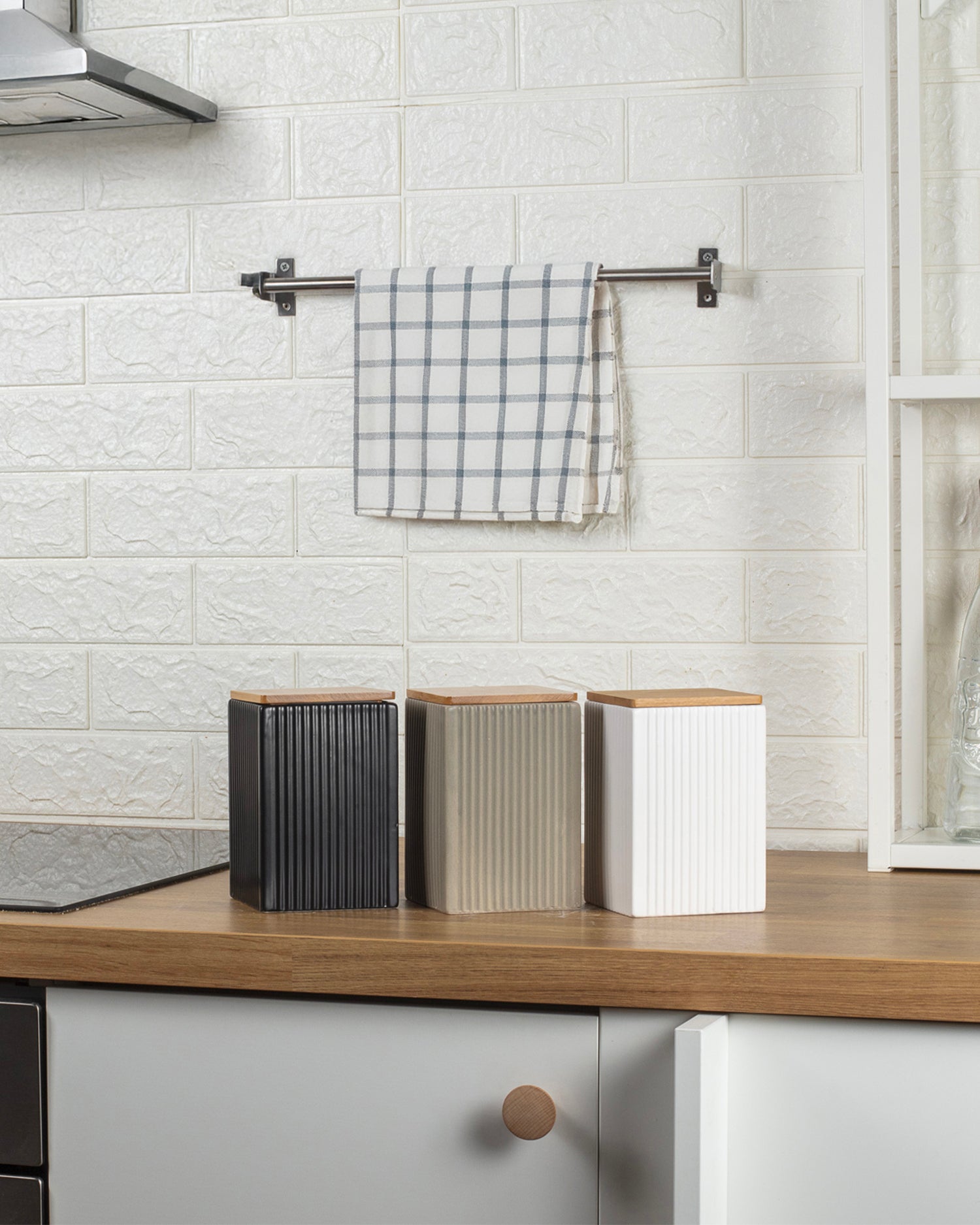 Set 3 barattoli in gres con coperchio in bambù Modern