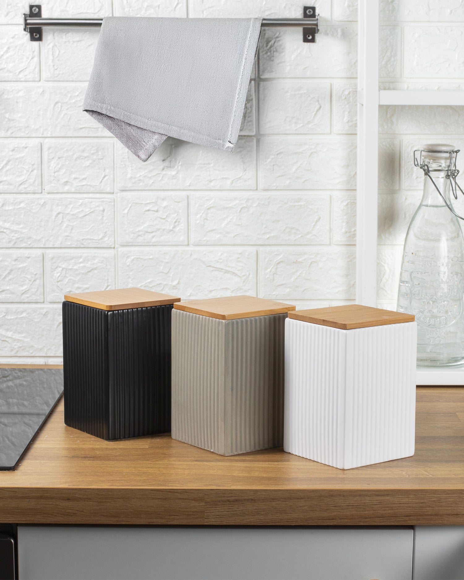 Set 3 barattoli in gres con coperchio in bambù Modern