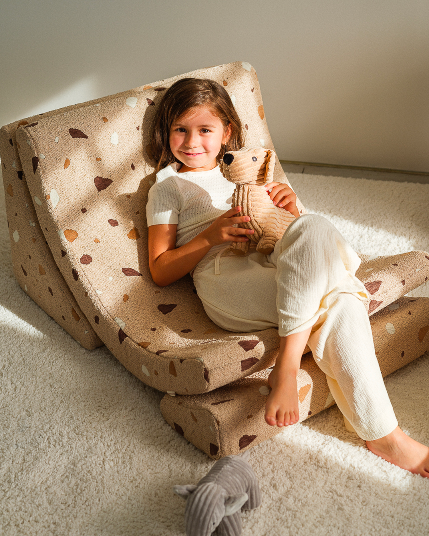 Poltrona per bambini Moon Terrazzo, sabbia