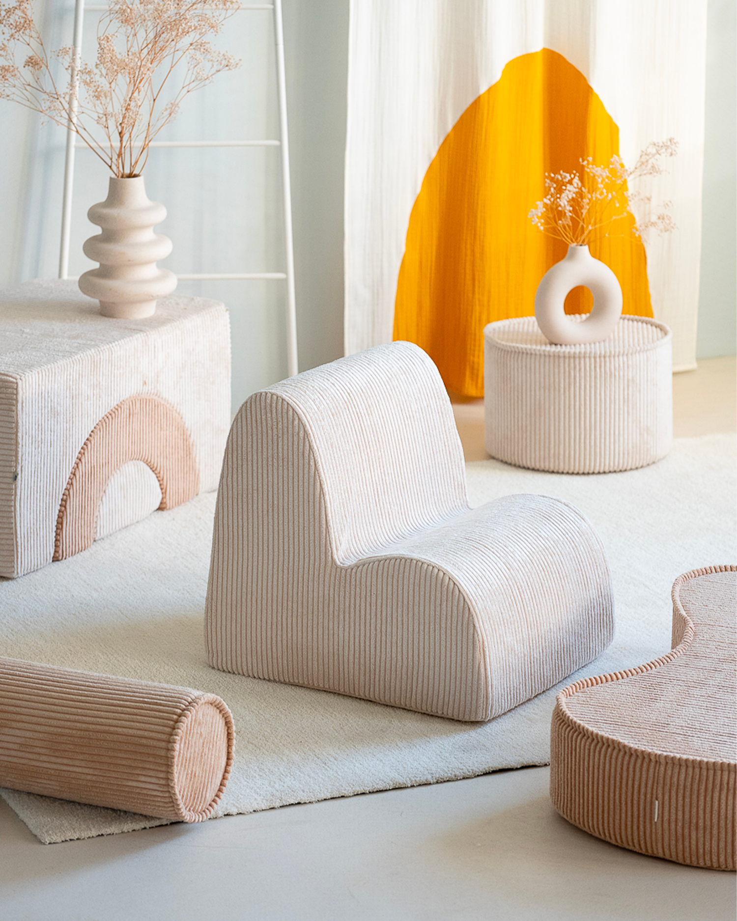 Sedia per bambini in velluto Cloud, bianca