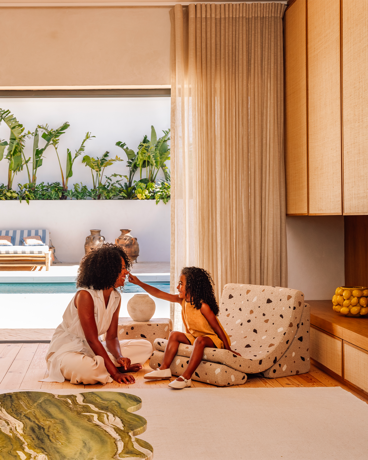 Poltrona per bambini Moon Terrazzo, sabbia