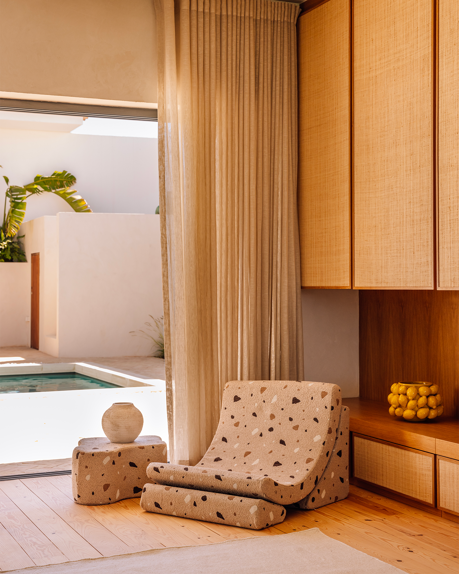 Poltrona per bambini Moon Terrazzo, sabbia