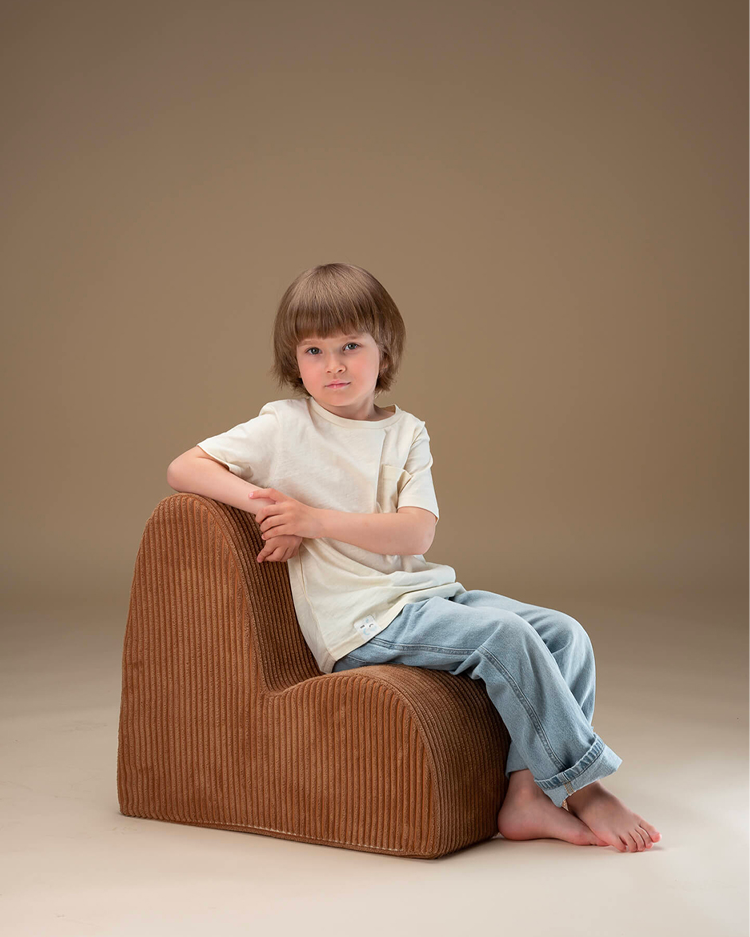 Sedia per bambini in velluto Cloud, marrone