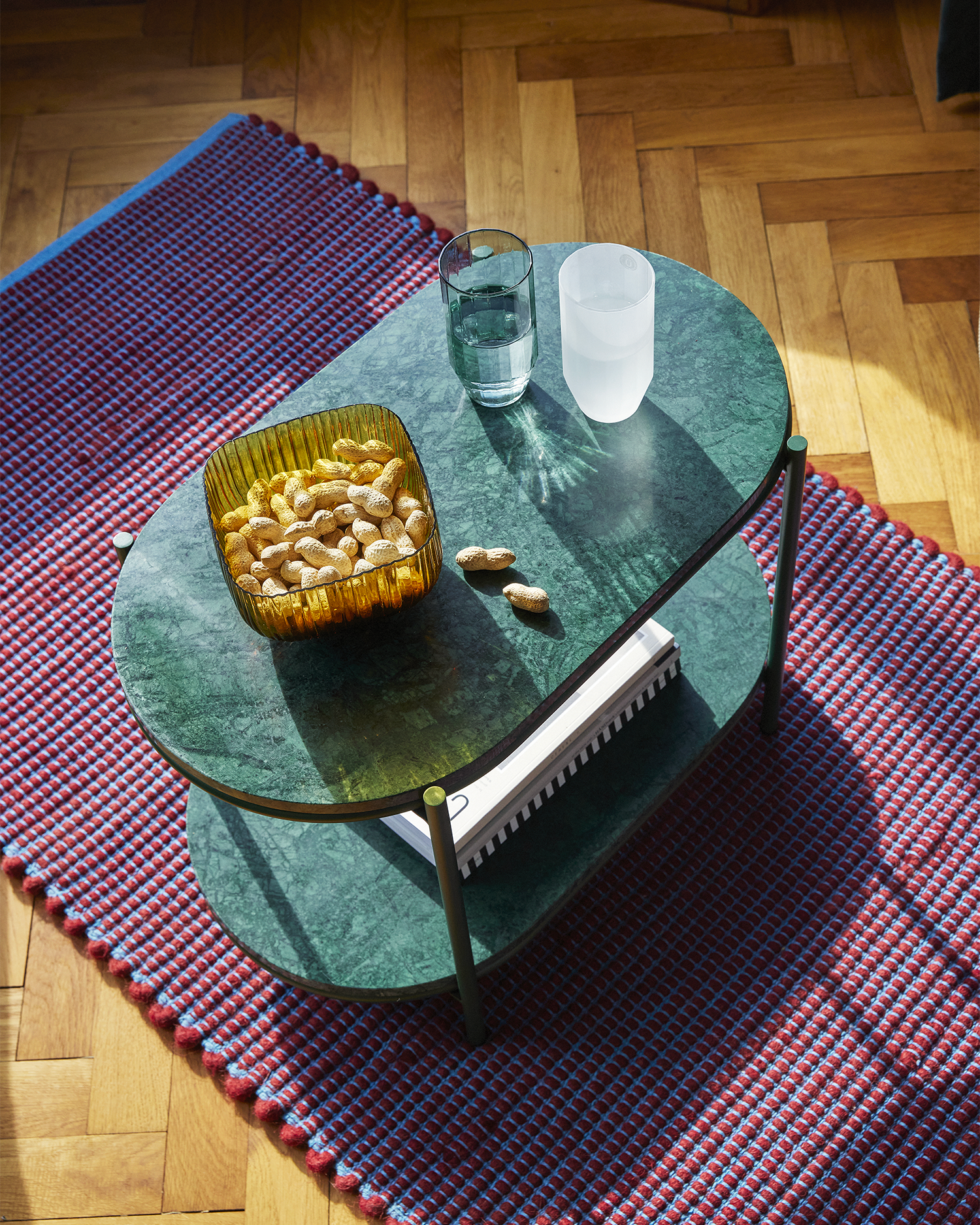 Tavolino in metallo e marmo verde Nusa