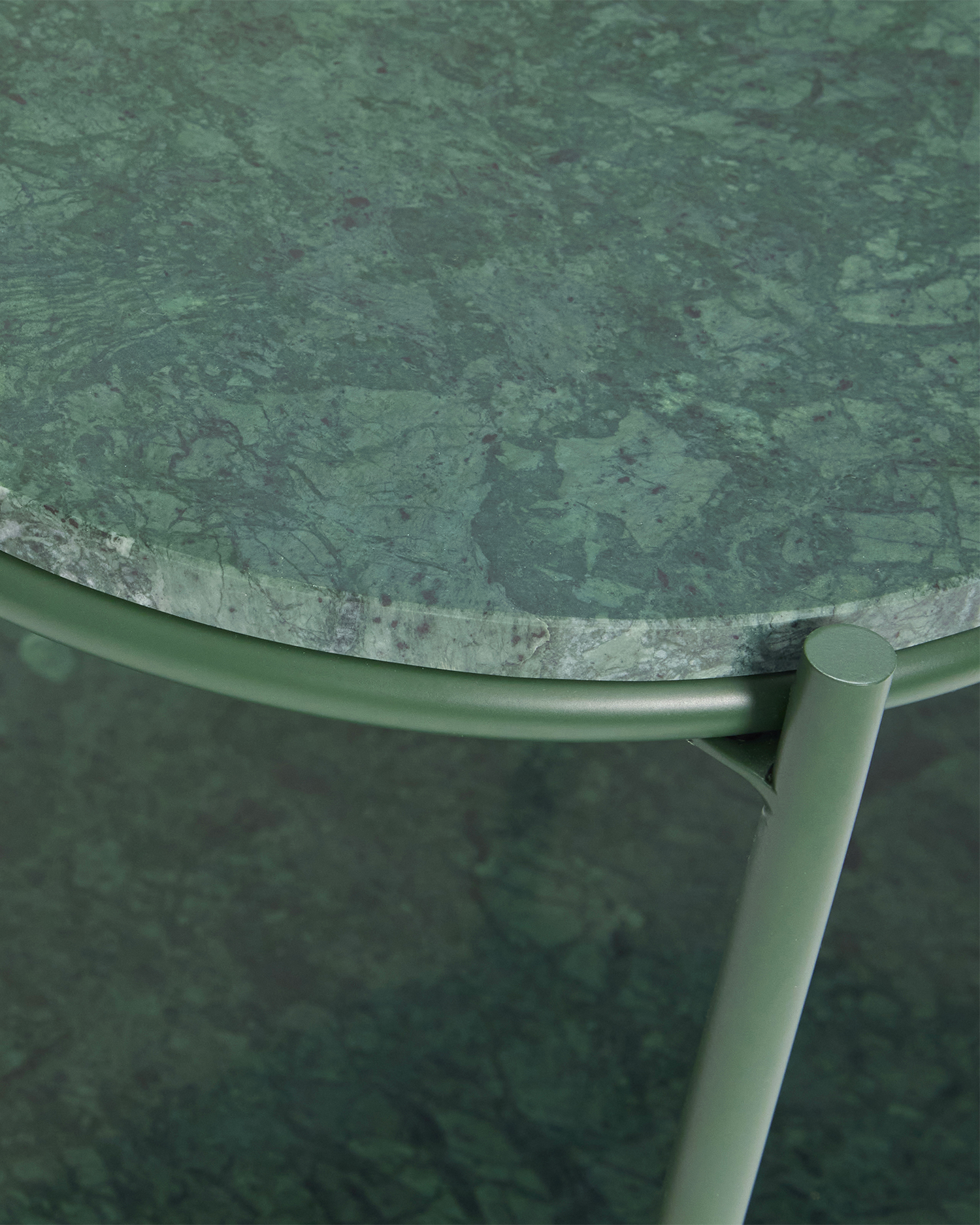 Tavolino in metallo e marmo verde Nusa