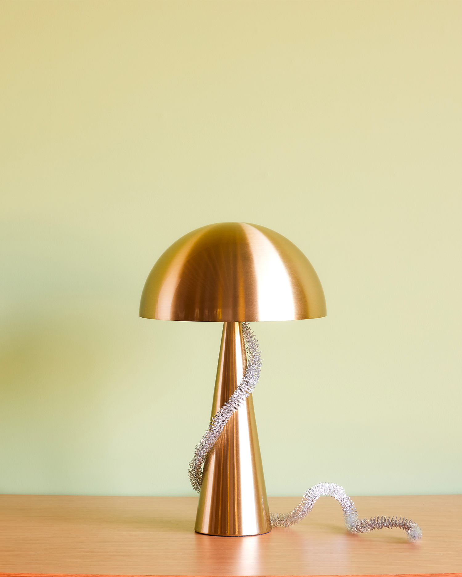 Lampada da tavolo Mush, oro