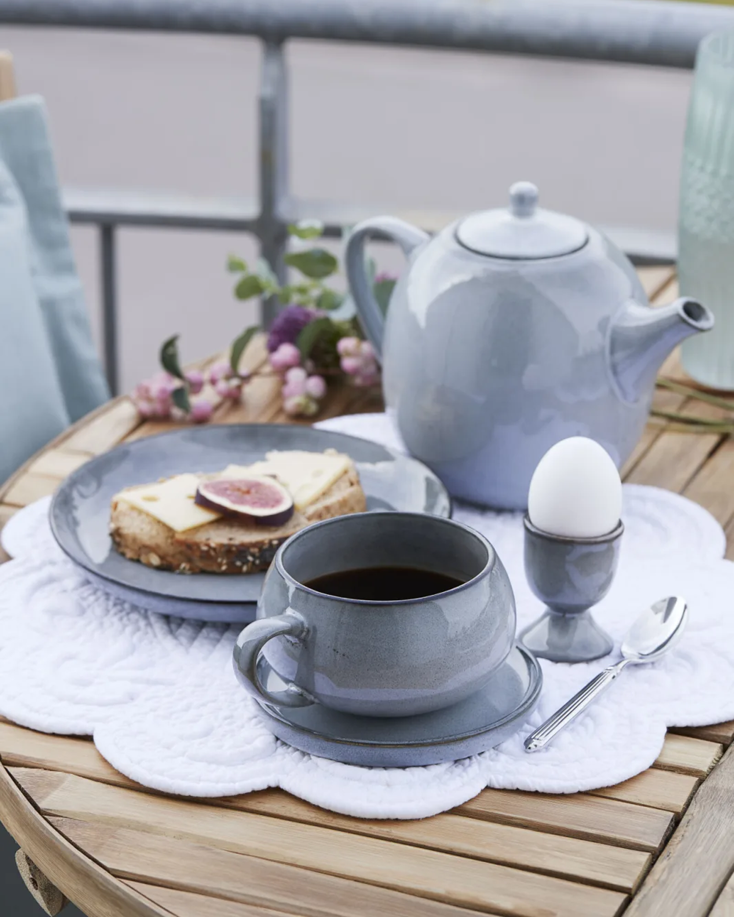 Tazza con piatto Amera, grigia