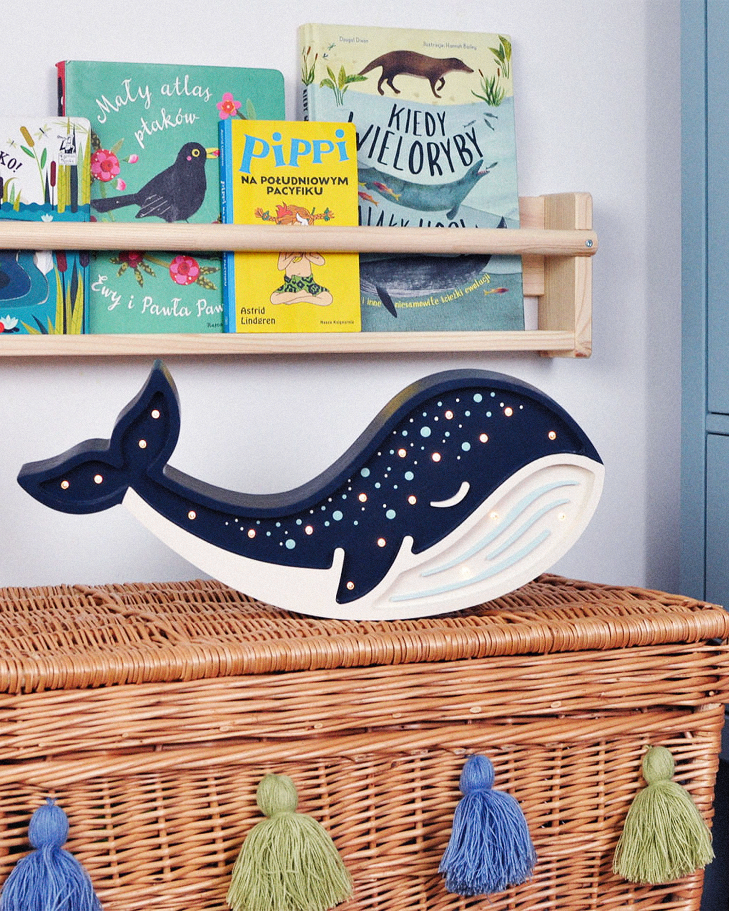 Lampada portatile in legno Whale, blu