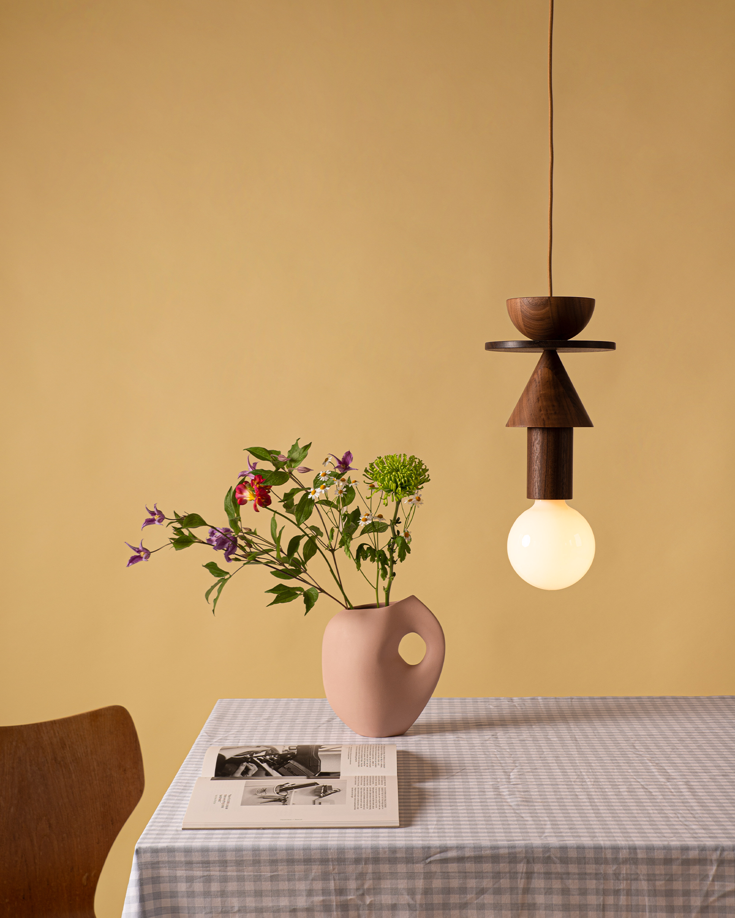 Lampada a sospensione Junit in noce, stanza