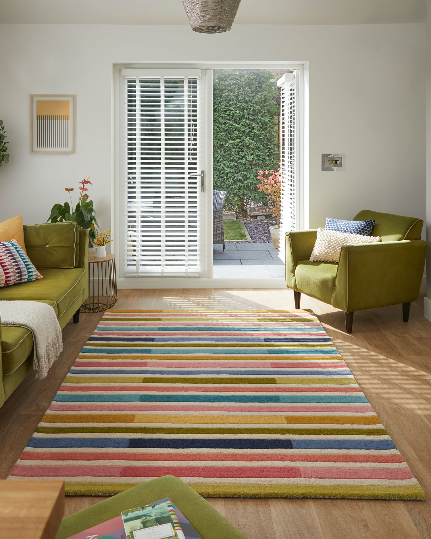 Tappeto moderno a righe in lana Piano, multicolore rosa
