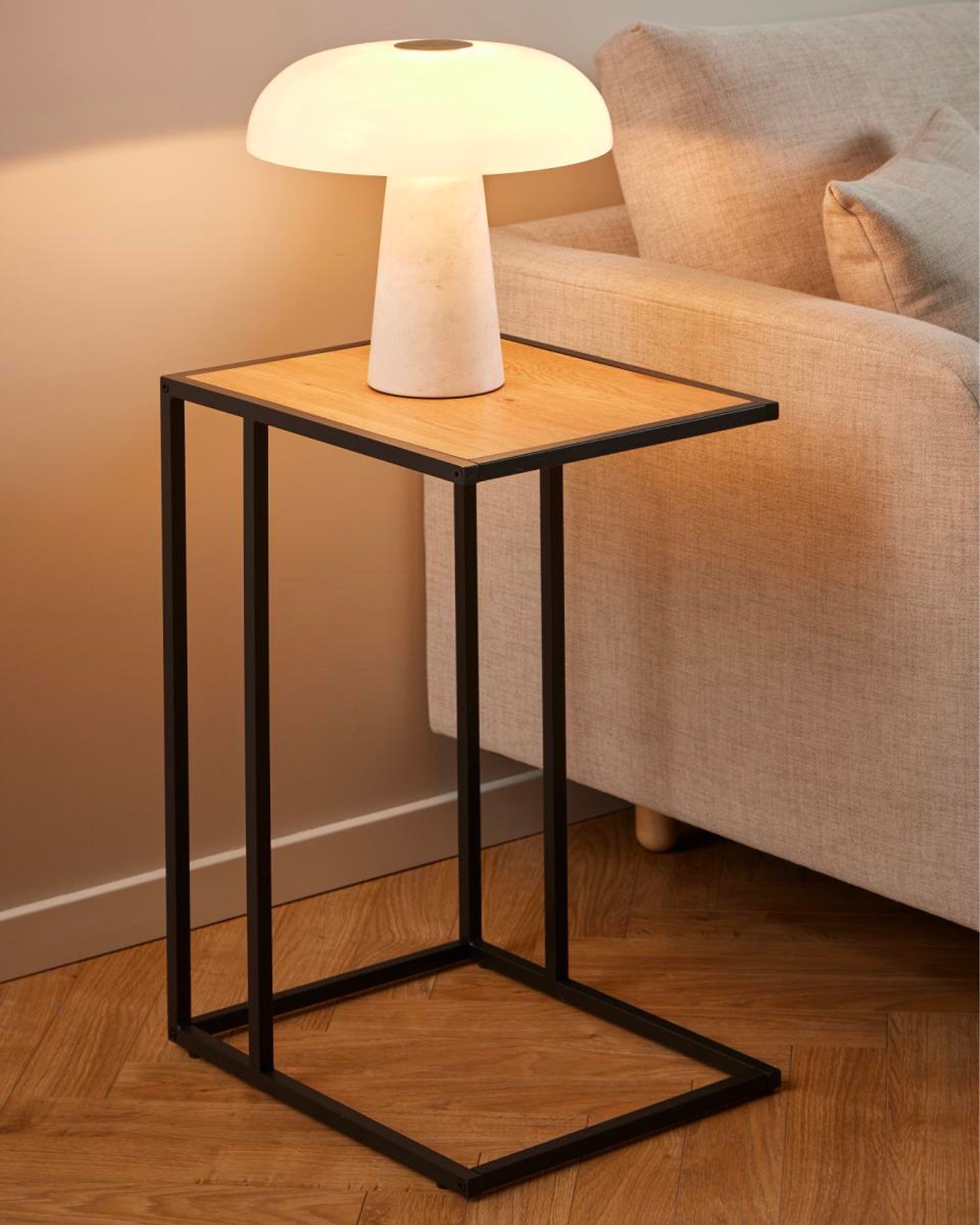 Tavolino in acciaio con piano effetto rovere Seaford