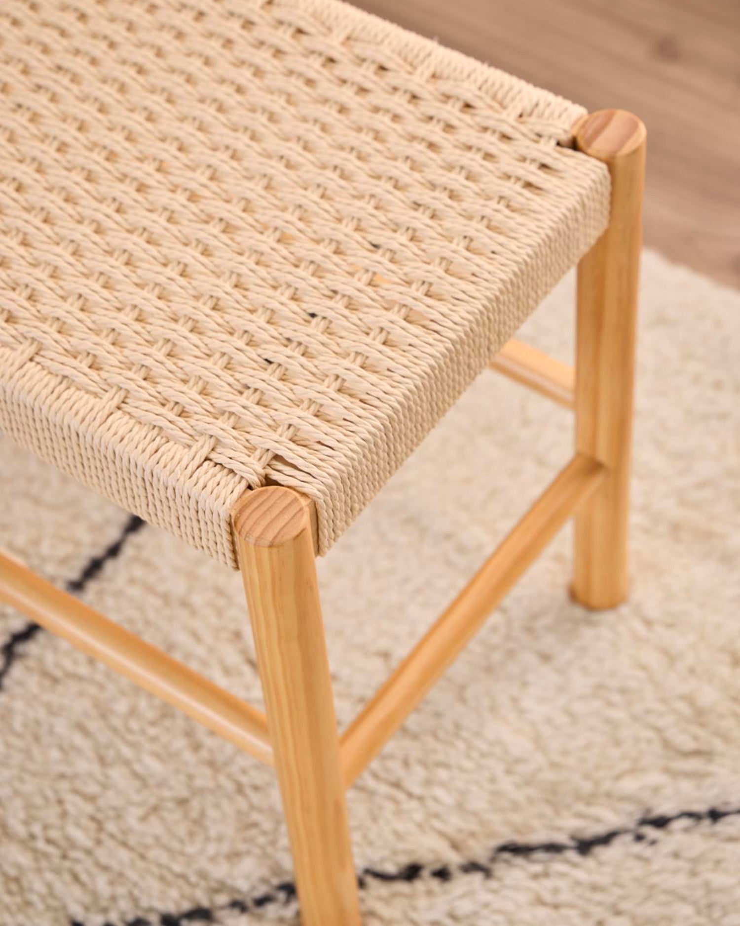 Panca in legno con motivo a intreccio Alvin