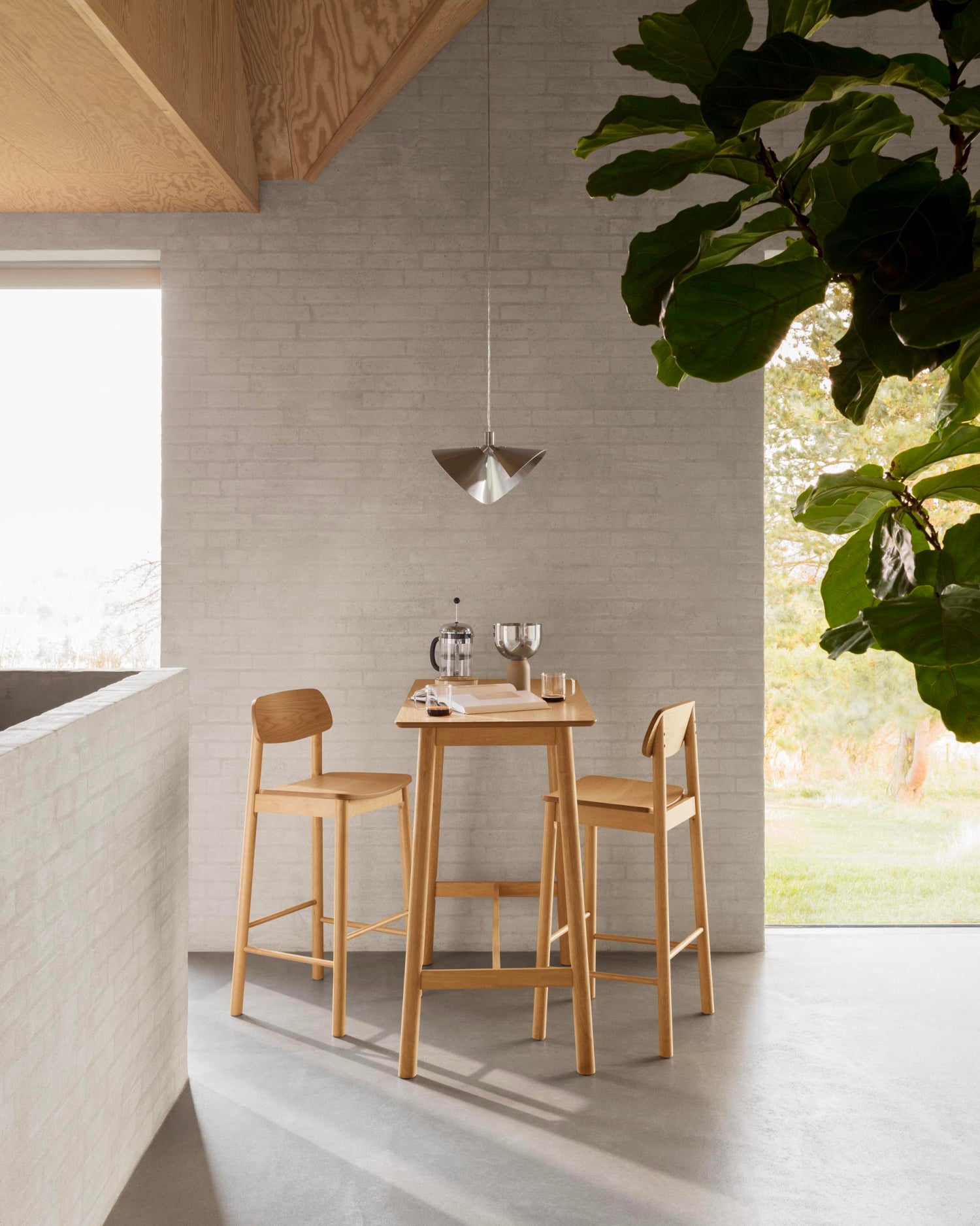 Set 2 sgabelli alti in legno Barlow