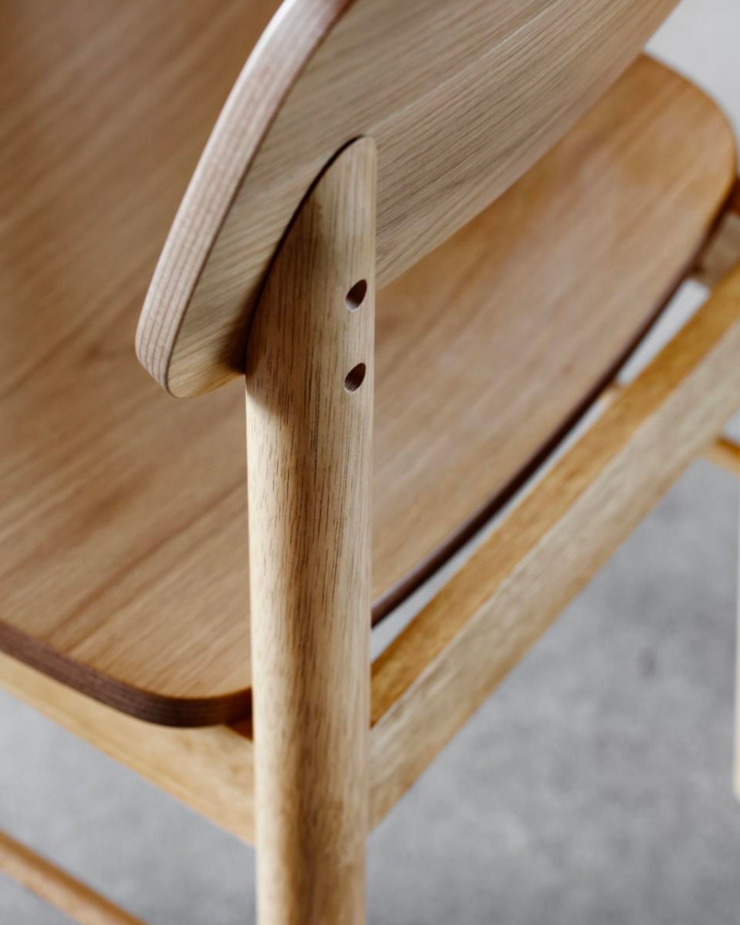 Set 2 sgabelli alti in legno Barlow