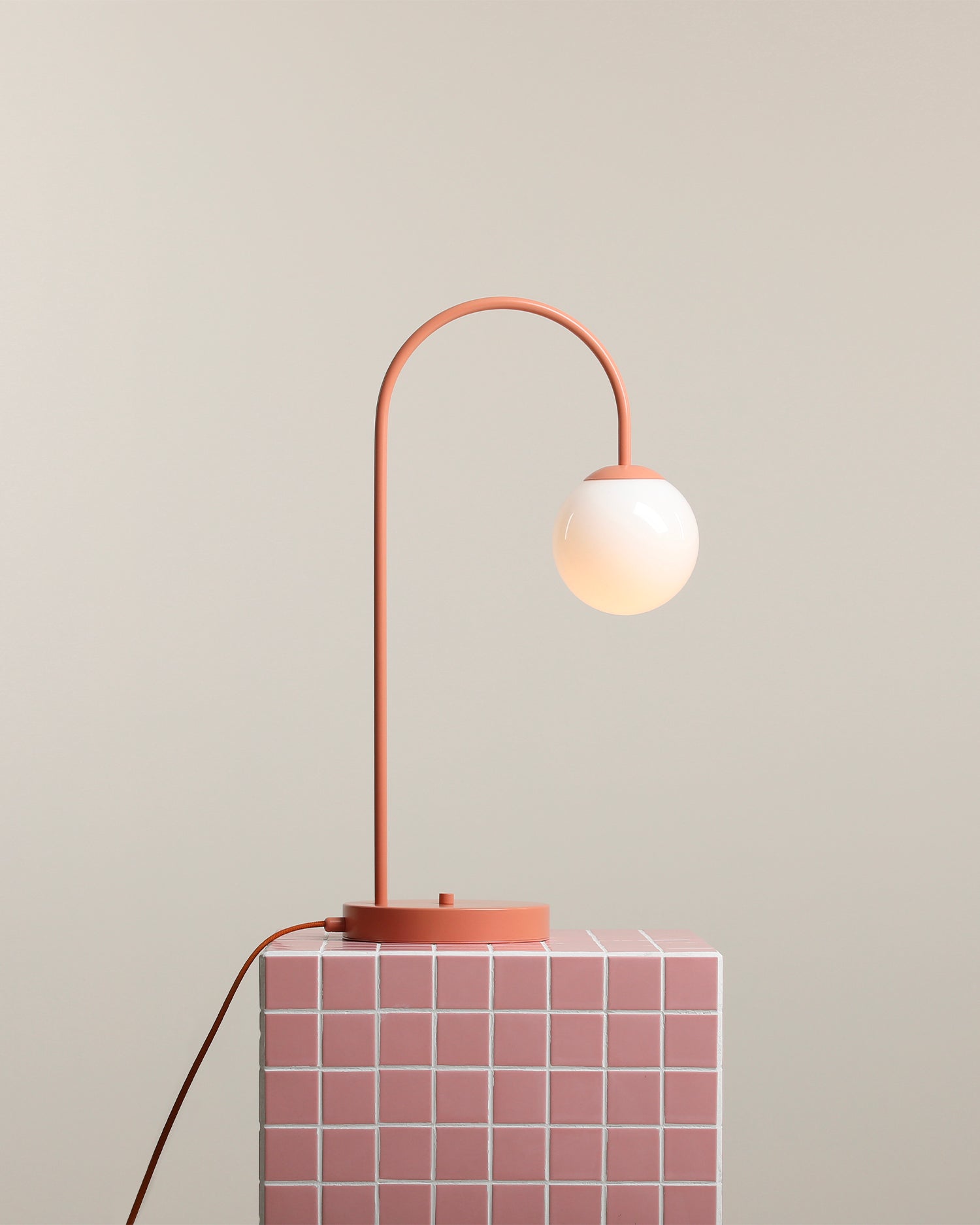 Lampada da tavolo Una, corallo