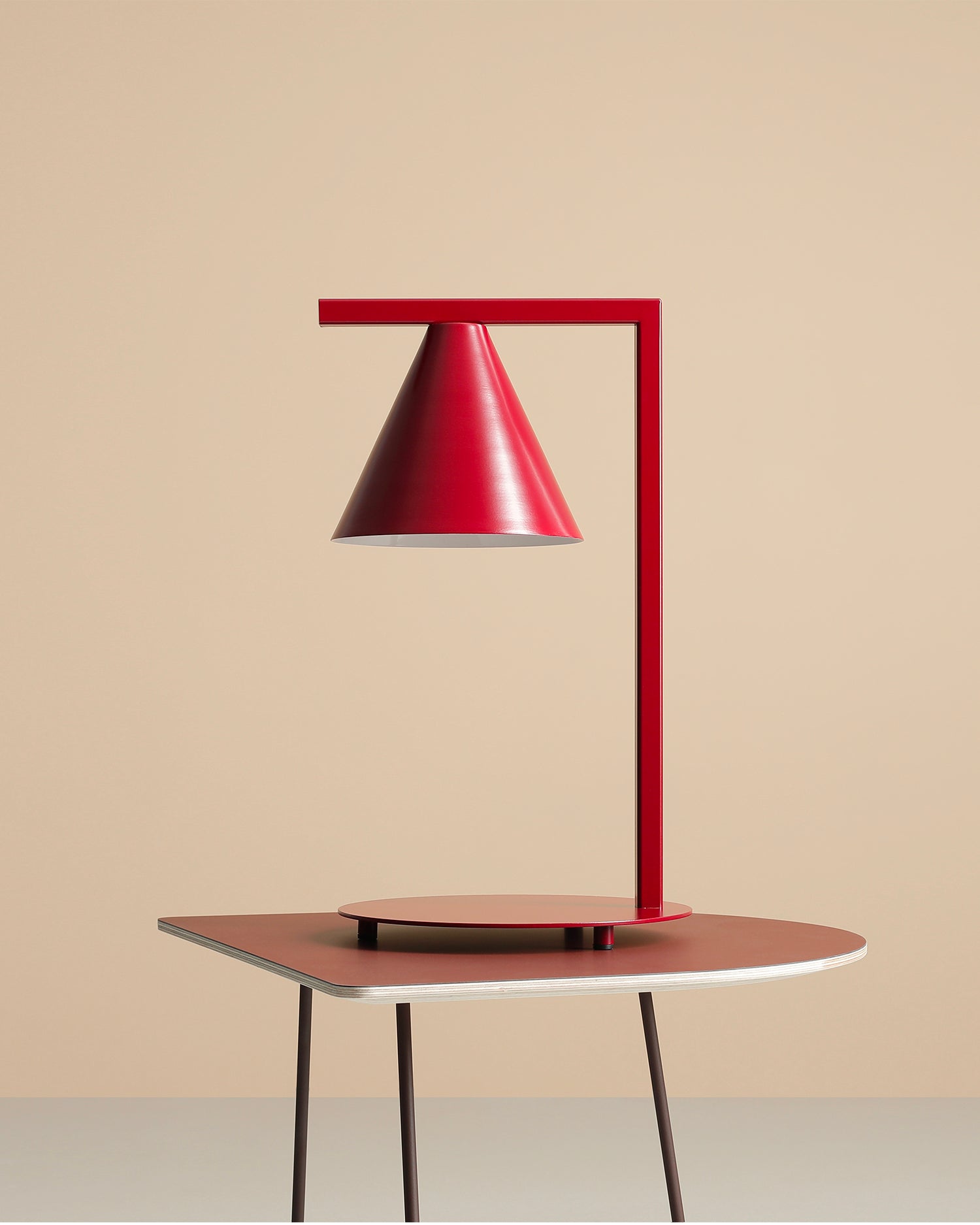 Lampada da tavolo Form, rossa