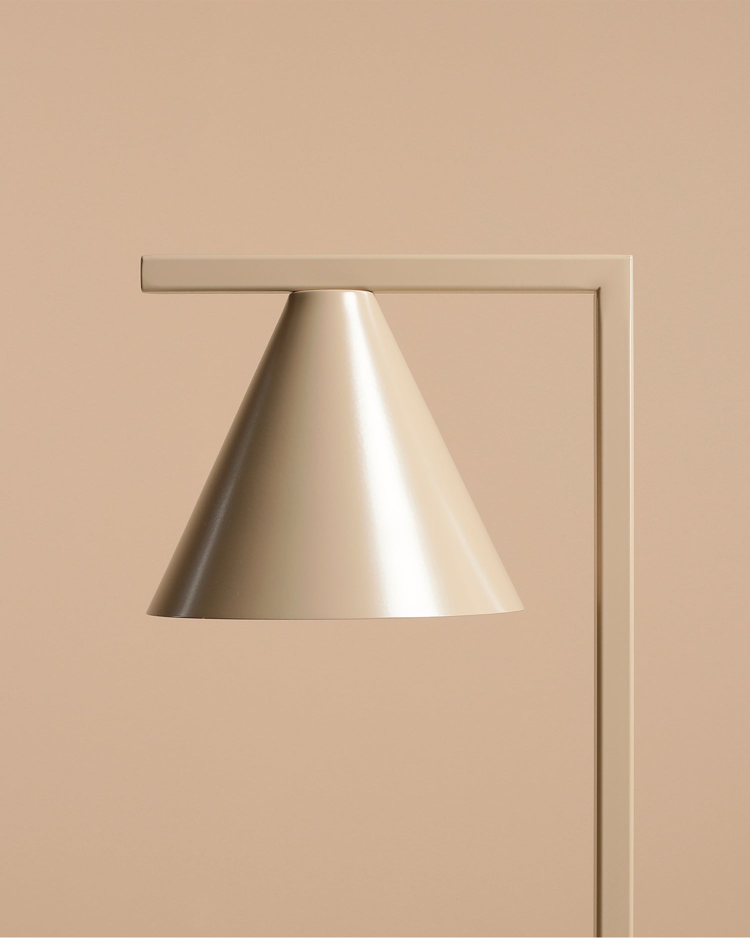 Lampada da tavolo Form, beige