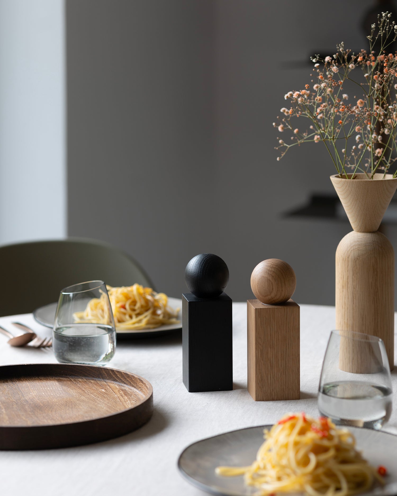 Macinaspezie in legno TWIST, nero
