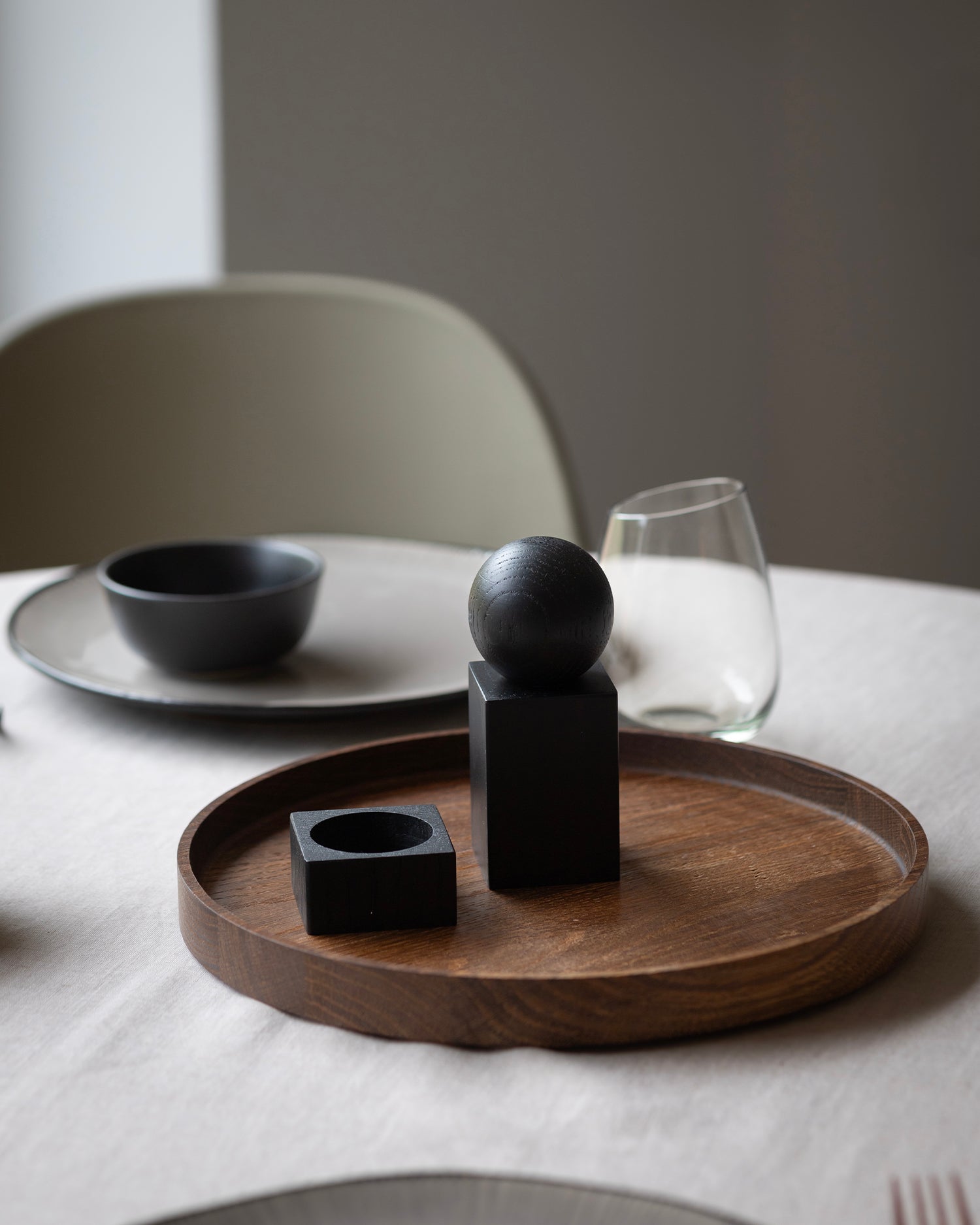Set sale e pepe in legno TWIST, nero
