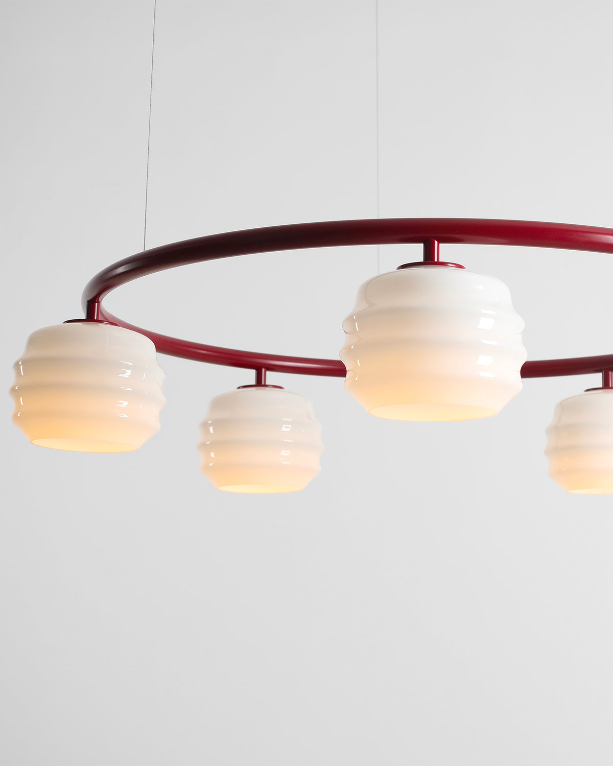 Lampadario circolare in metallo e vetro Puff
