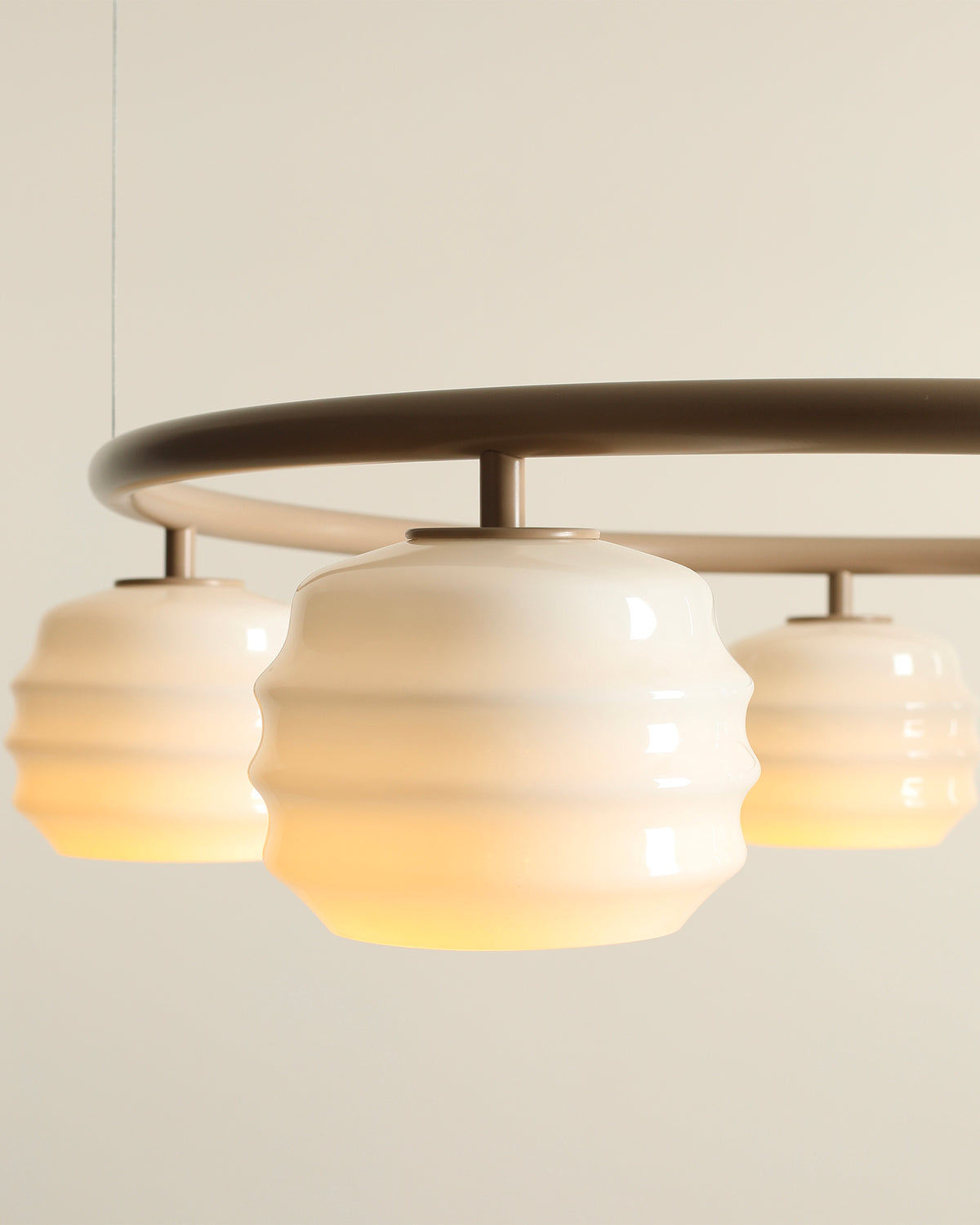 Lampadario circolare in metallo e vetro Puff