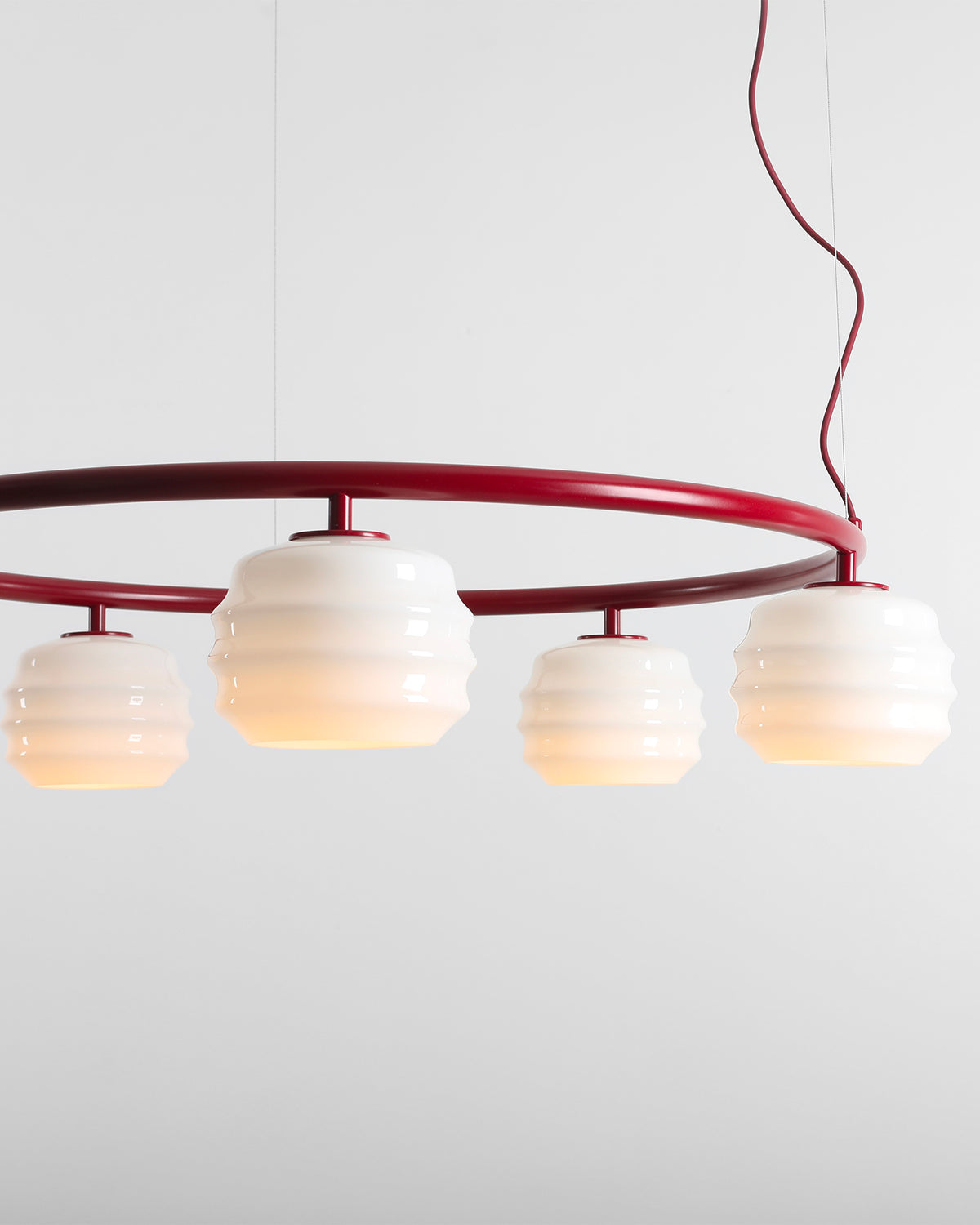 Lampadario circolare in metallo e vetro Puff