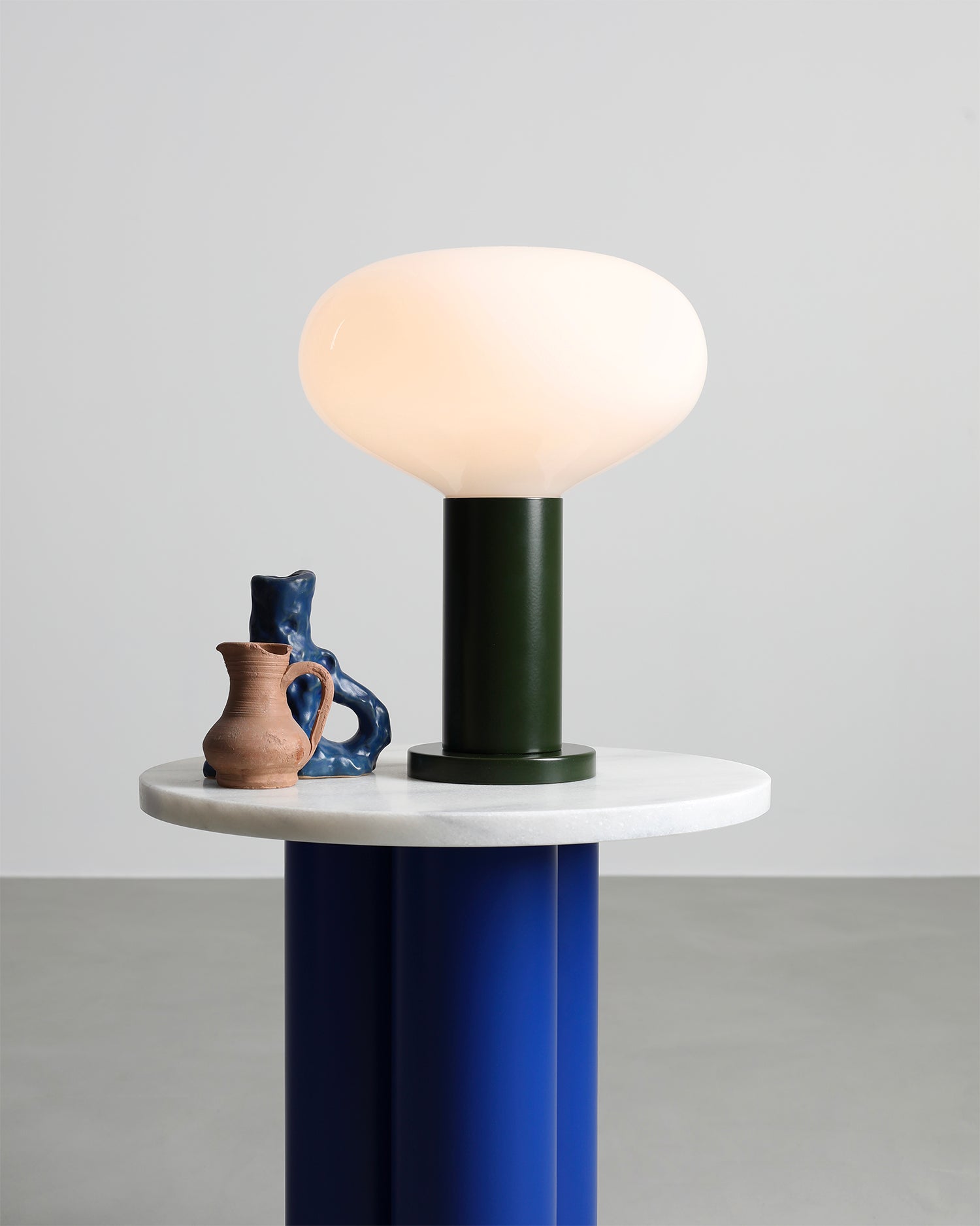 Lampada da tavolo Flo, verde bosco