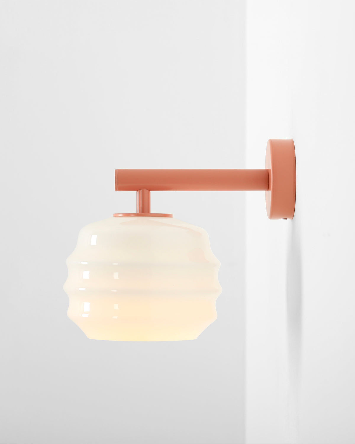 Lampada da parete in metallo e vetro Puff