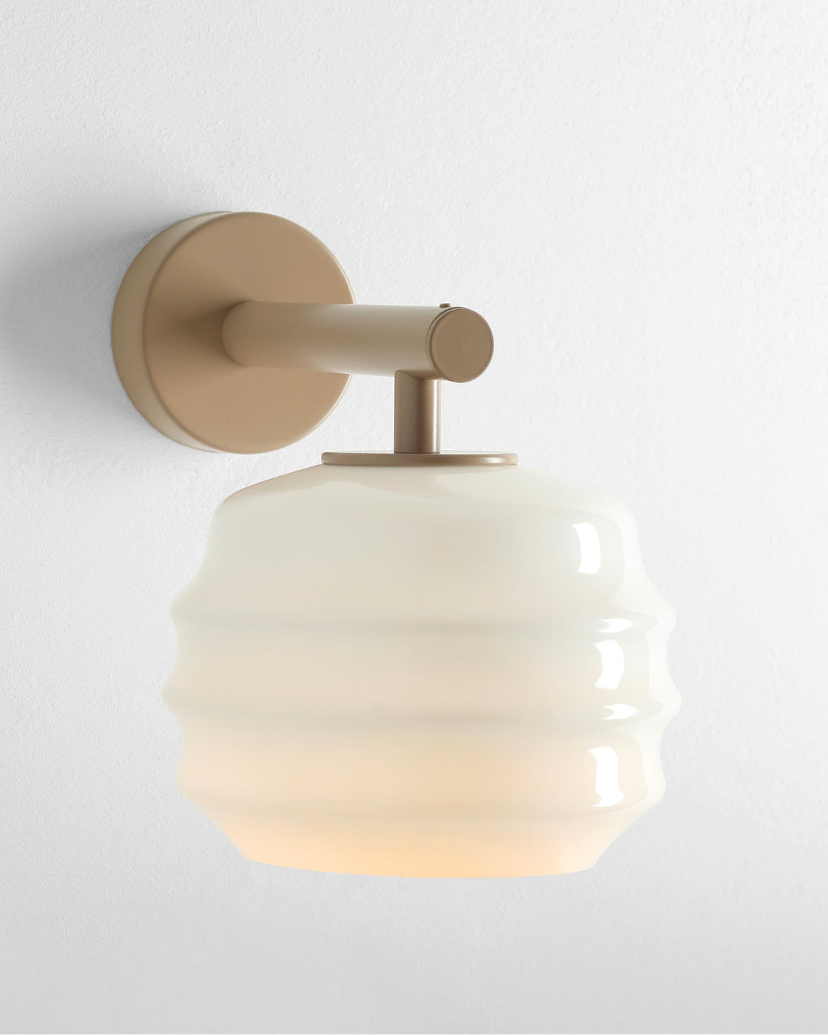 Lampada da parete in metallo e vetro Puff