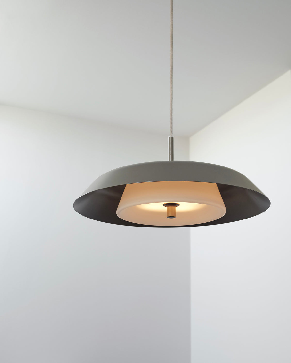 Lampada a sospensione LED in metallo e vetro Horisont