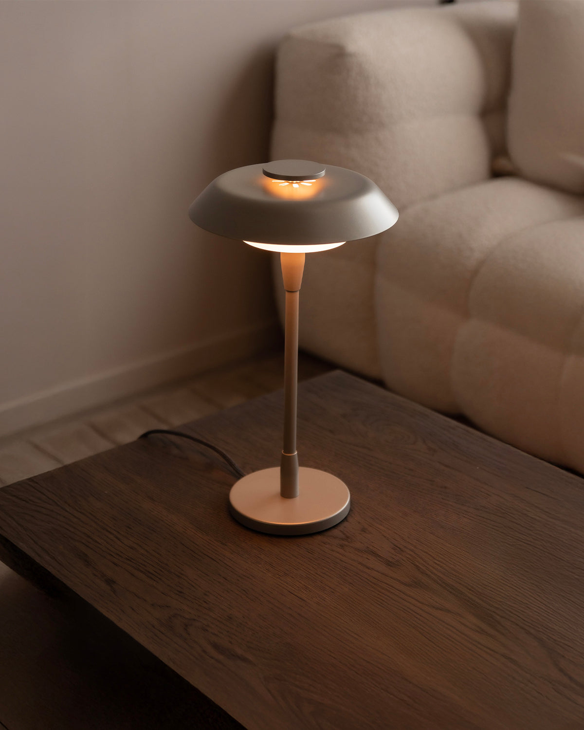 Lampada da tavolo in metallo e vetro soffiato Horisont