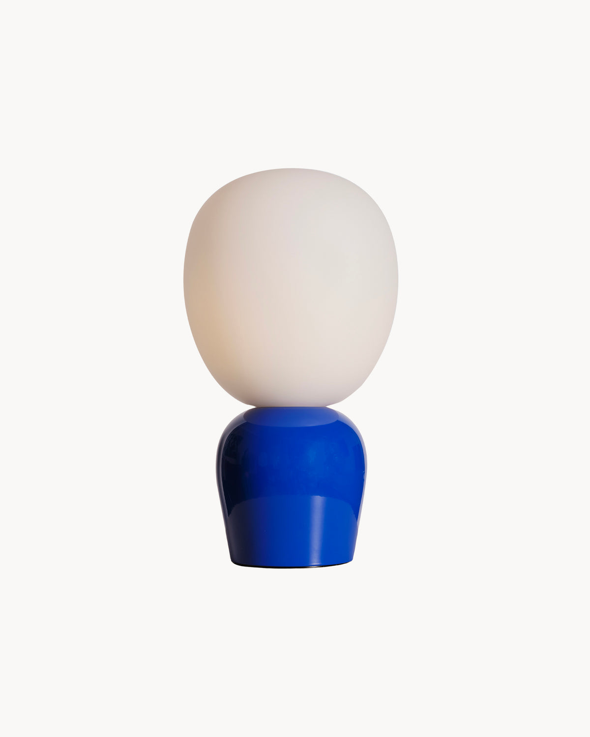 Lampada da tavolo in metallo e vetro opalino Buddy