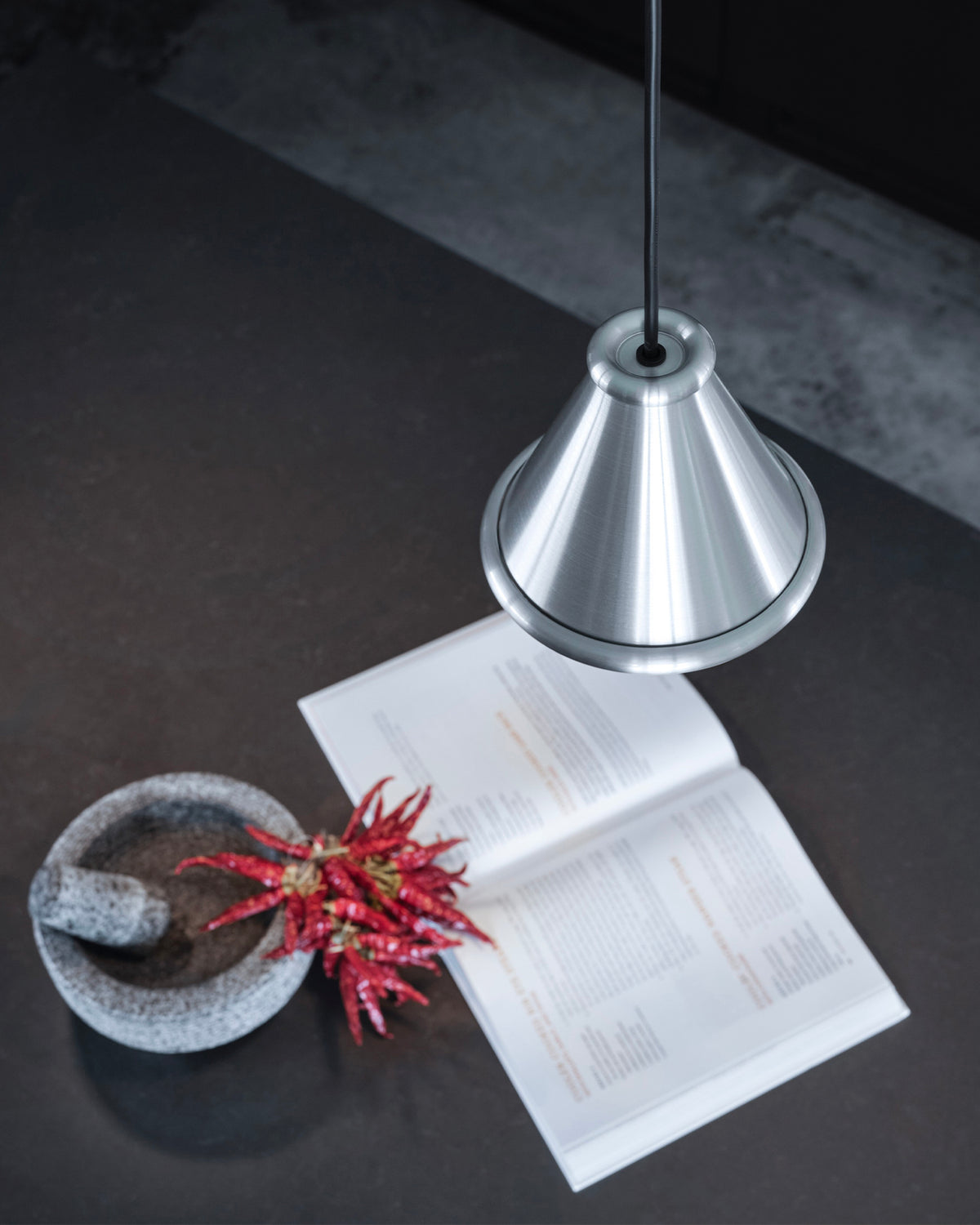 Lampada a sospensione in alluminio Belle