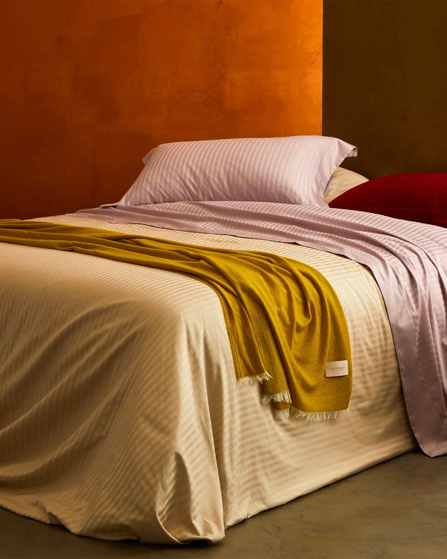 Completo letto matrimoniale in raso di cotone rigato Cabana, 12 colori disponibili