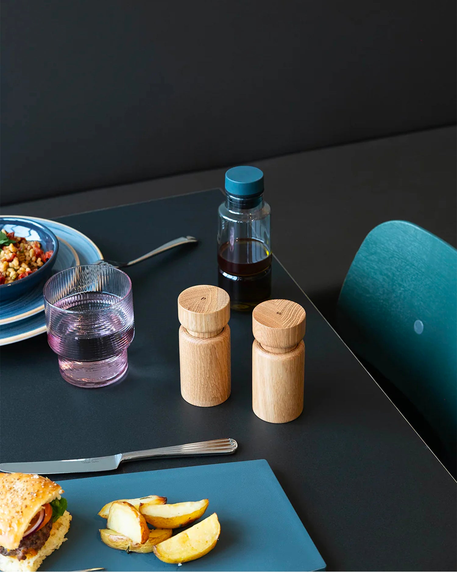 Set 2 macinaspezie piccoli in legno di quercia Helsinki