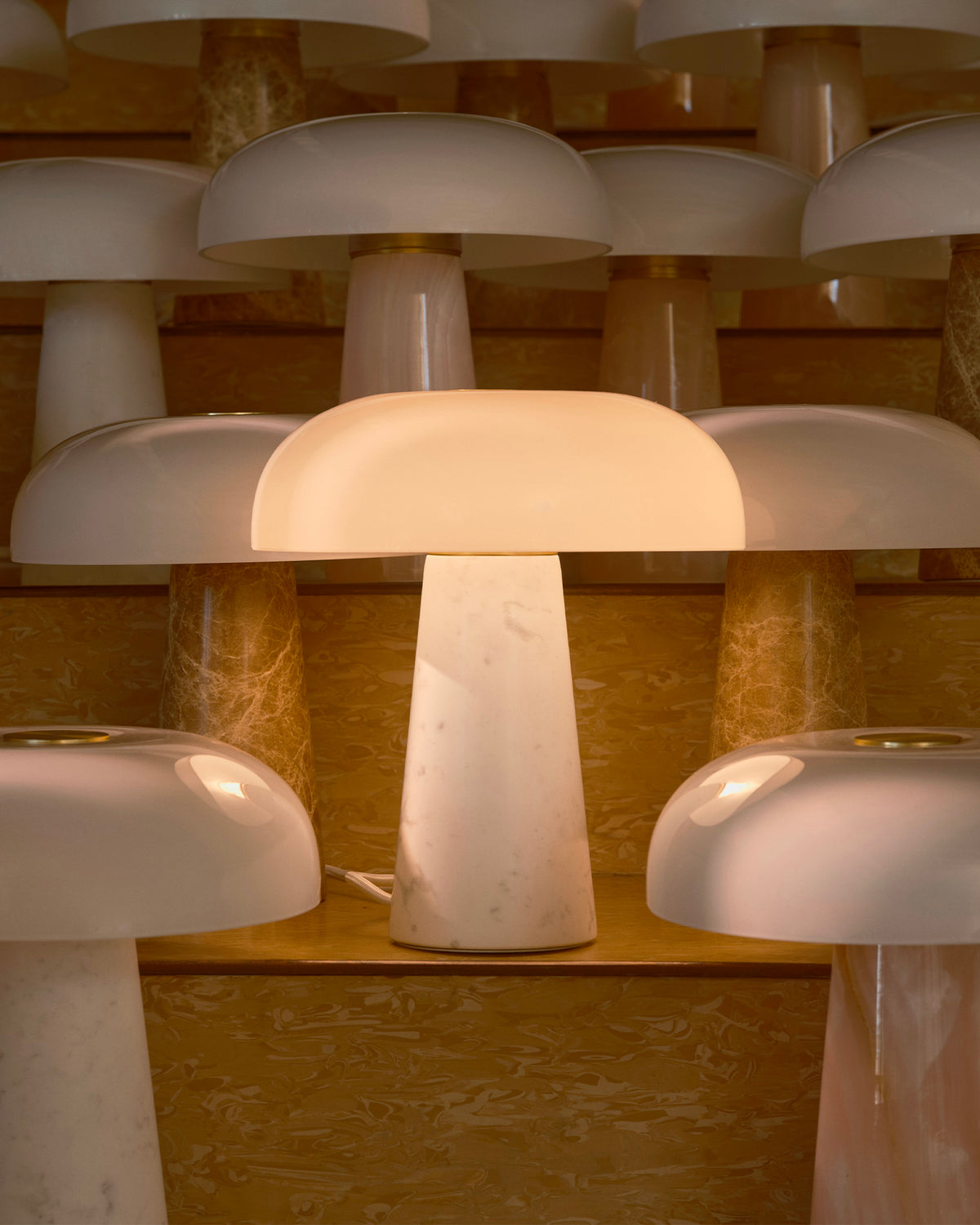 Lampada da tavolo in marmo e vetro Glossy Mini