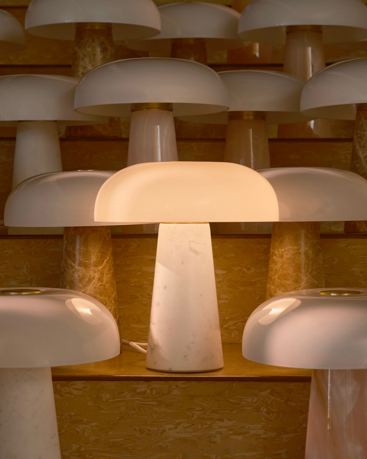 Lampada da tavolo in marmo e vetro Glossy Mini