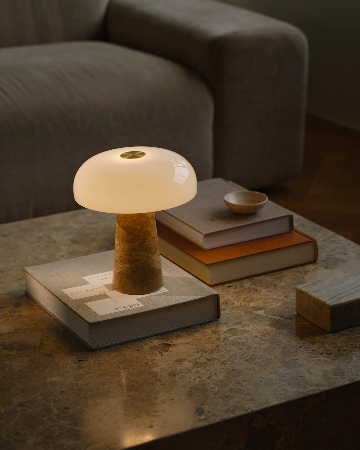 Lampada da tavolo in marmo e vetro Glossy Mini